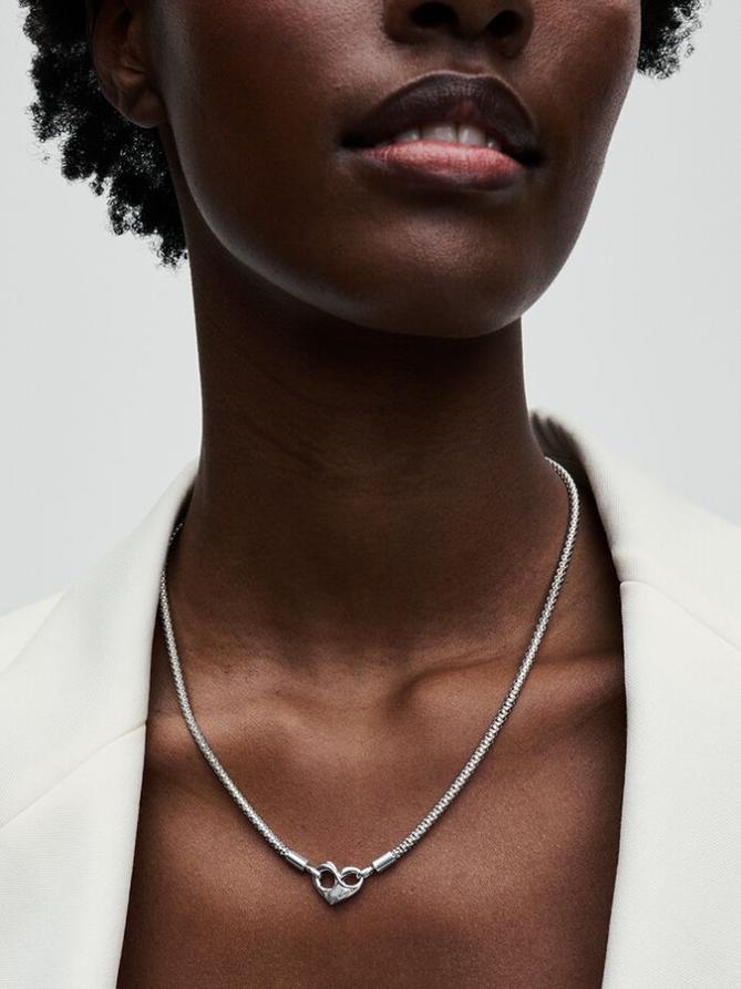 картинка Ожерелье Pandora Moments Studded Chain Necklace, стерлинговое серебро от магазина Одежда+