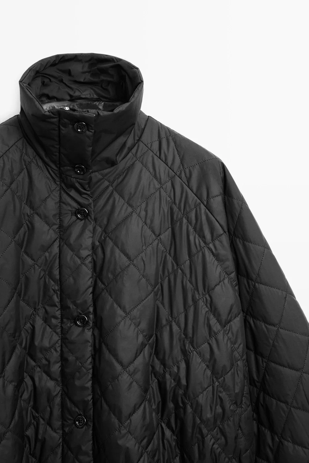 картинка Куртка бомбер стеганая, Massimo Dutti, с высоким воротником, черная от магазина Одежда+