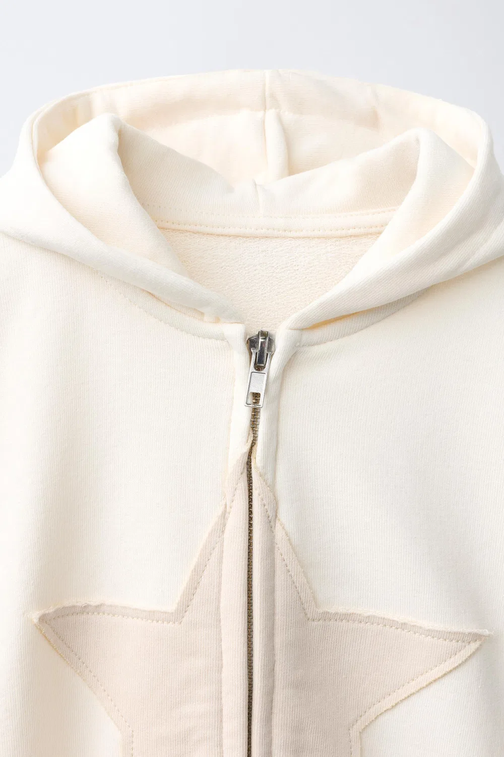 картинка Худи со звездной нашивкой ZARA, Sand от магазина Одежда+