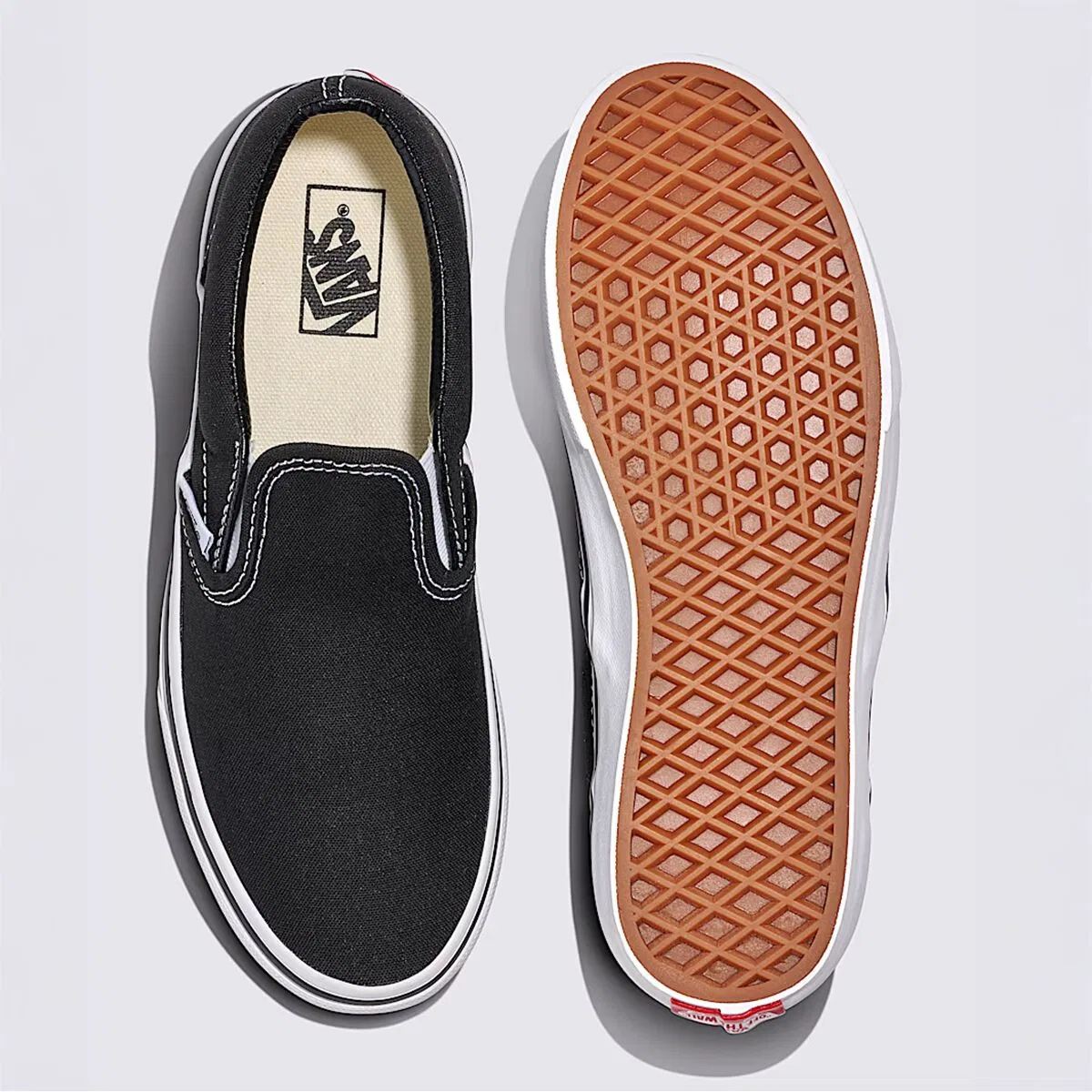 картинка Детские кеды-слипоны с принтом Vans, черный от магазина Одежда+
