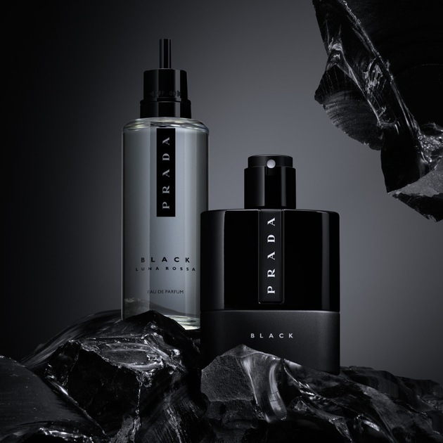 картинка Парфюмерная вода сменный блок Prada Luna Rossa Black Refill от магазина Одежда+