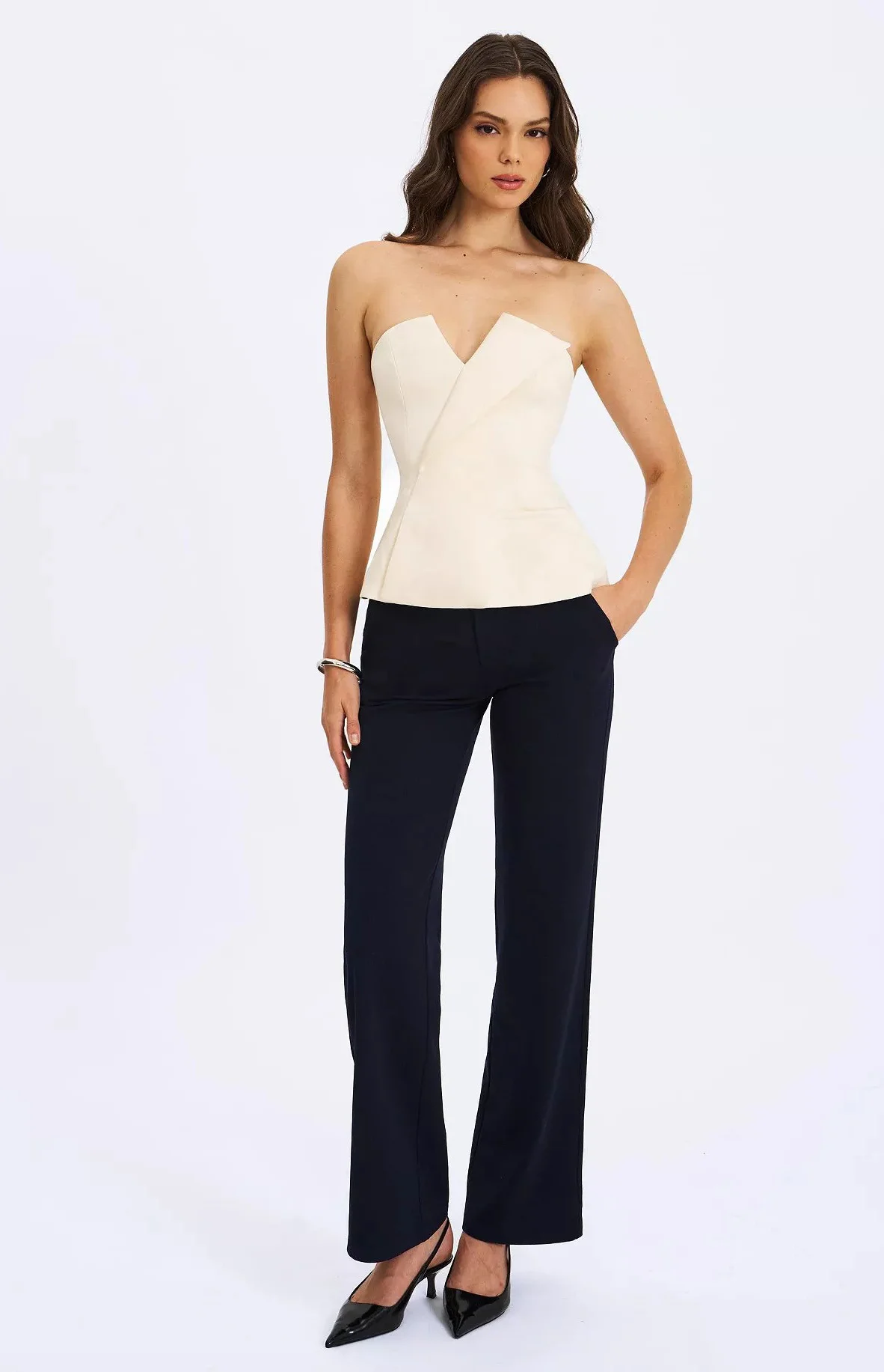 картинка Топ Miss Circle Yani Asymmetrical Lapel Sleeveless Peplum, слоновая кость от магазина Одежда+