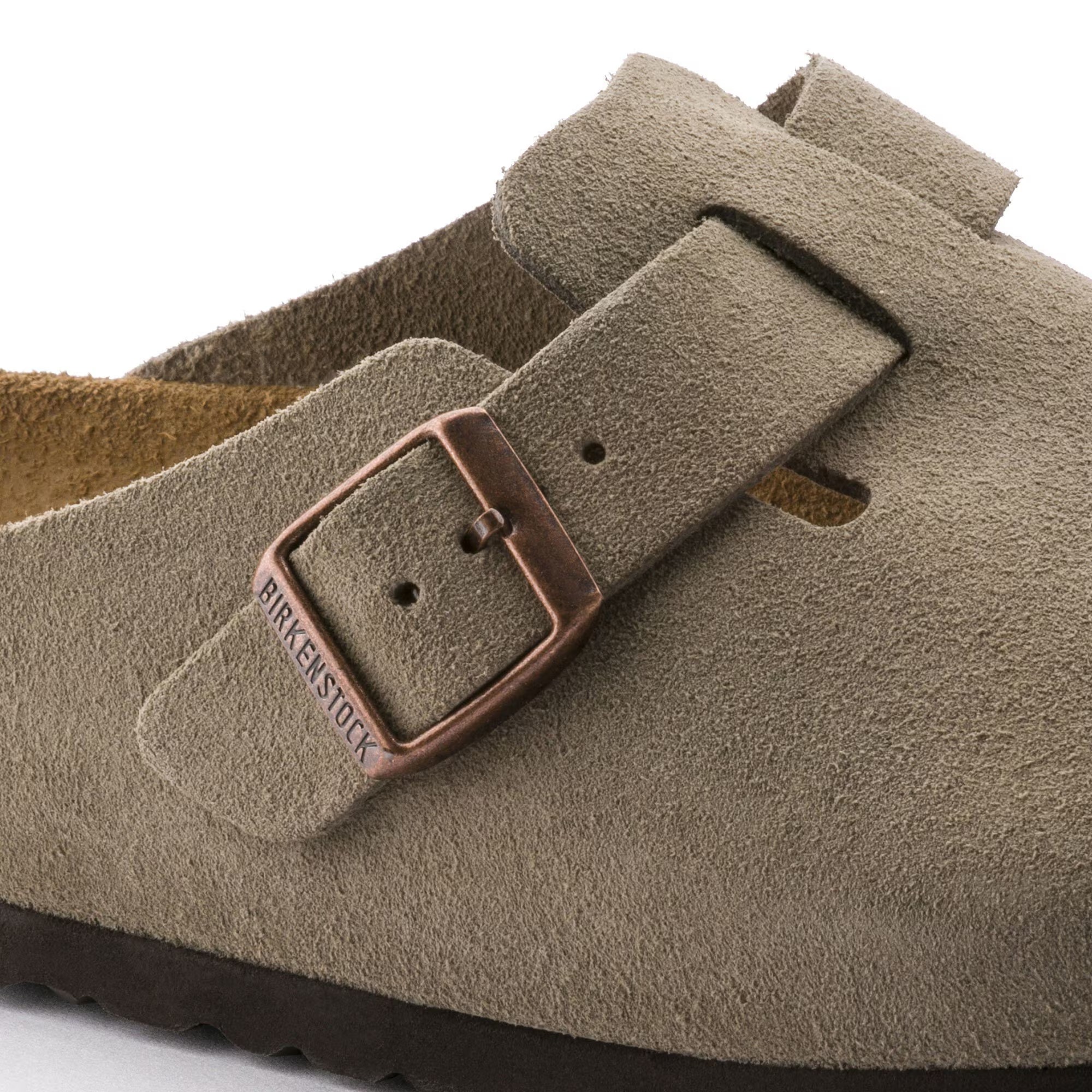 картинка Клоги Birkenstock Boston Soft Footbed из замши от магазина Одежда+