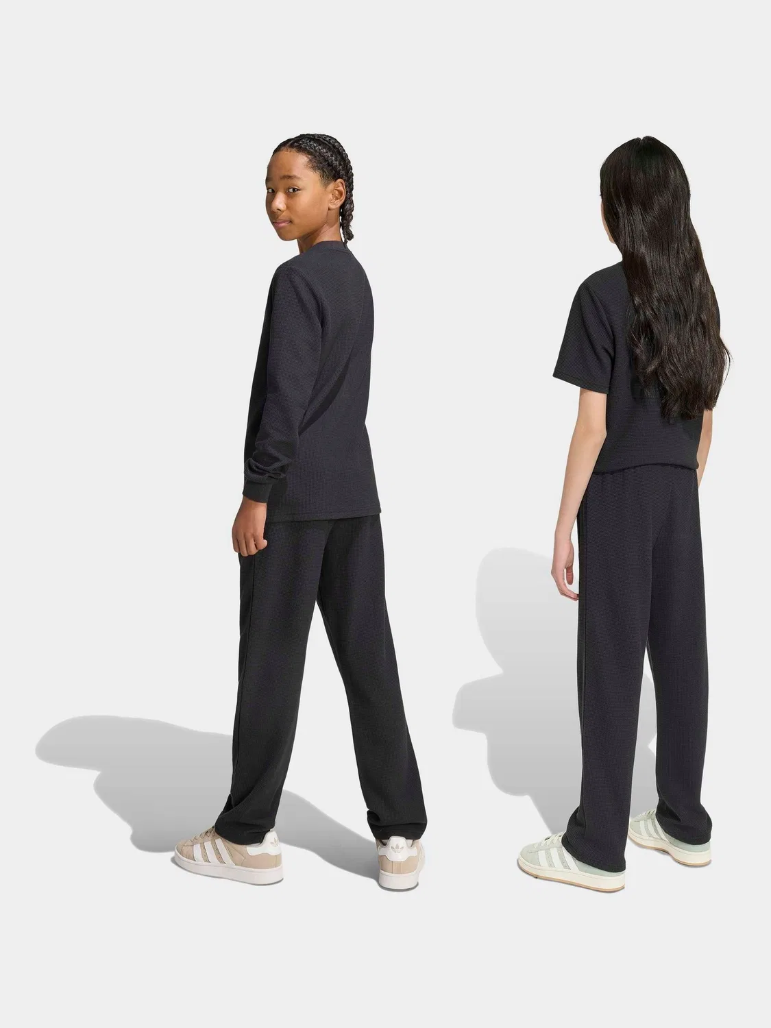 картинка Джоггеры свободного кроя, вафельные, adidas Originals, черный от магазина Одежда+