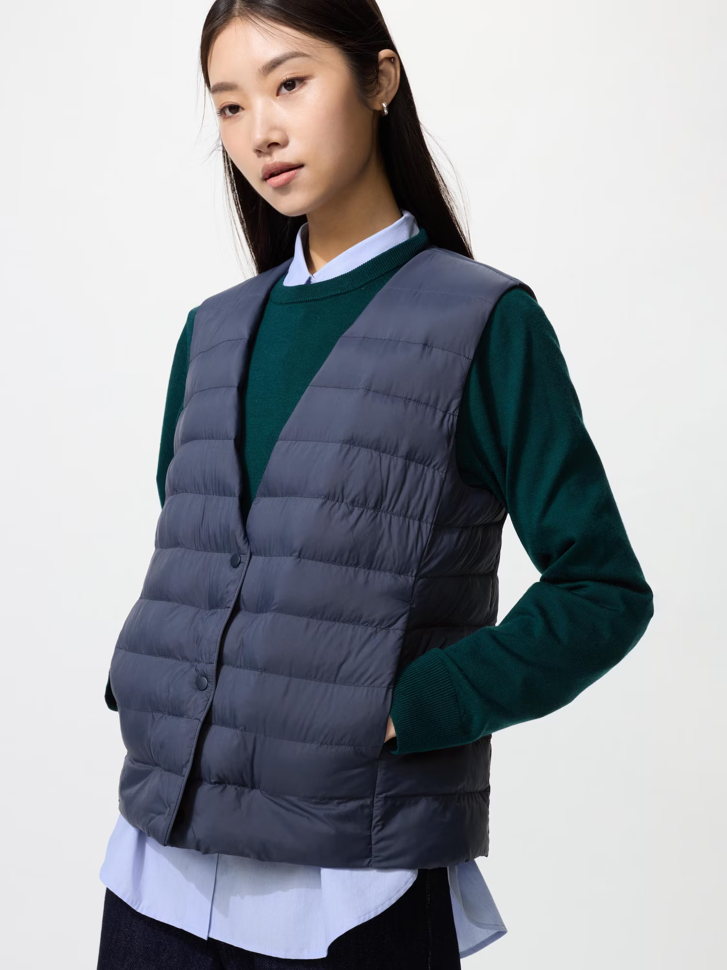 картинка Компактный утеплённый жилет Uniqlo Puffertech, тёмно-синий от магазина Одежда+