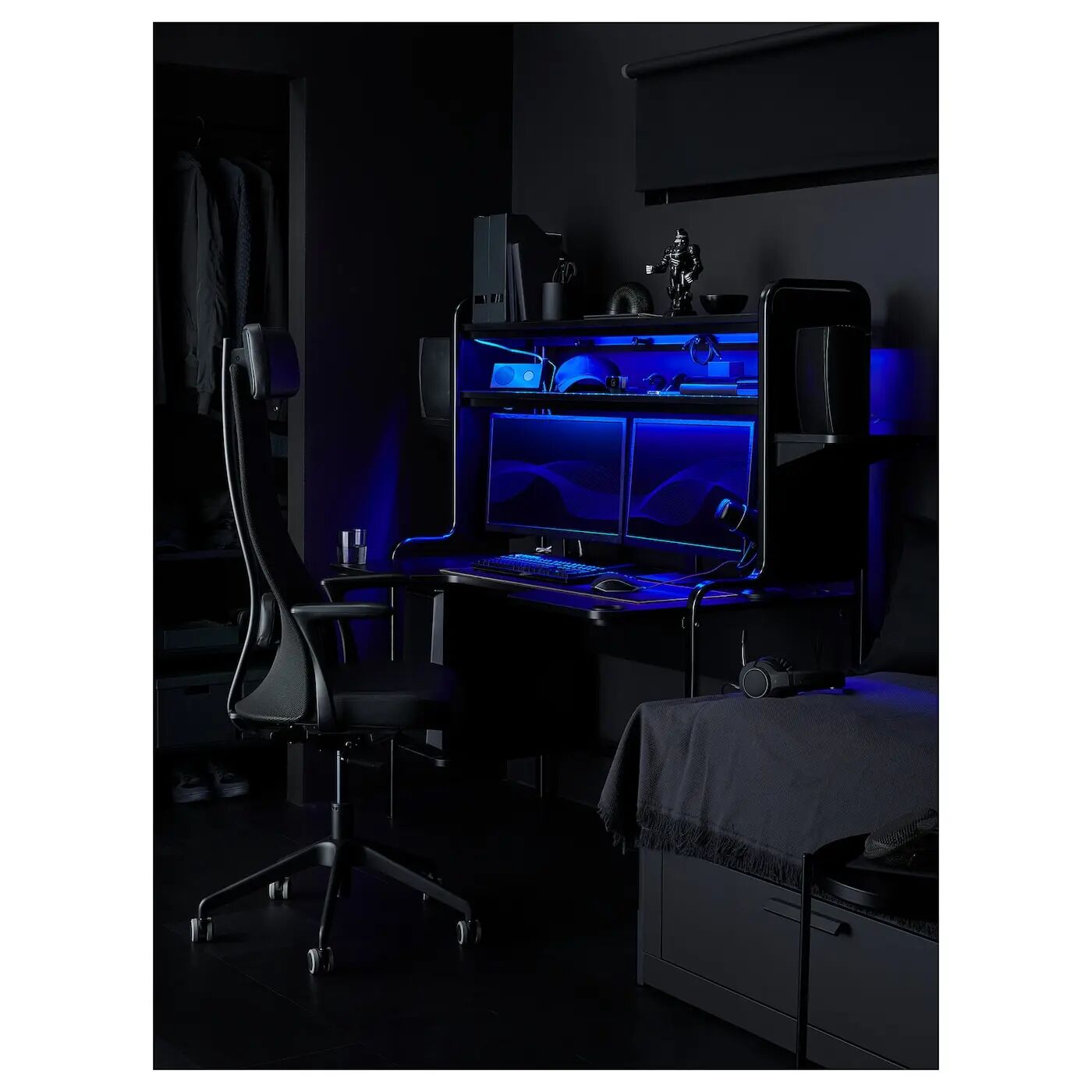 картинка Игровой стол IKEA FREDDE, 140/185x74x146 см, черный от магазина Одежда+