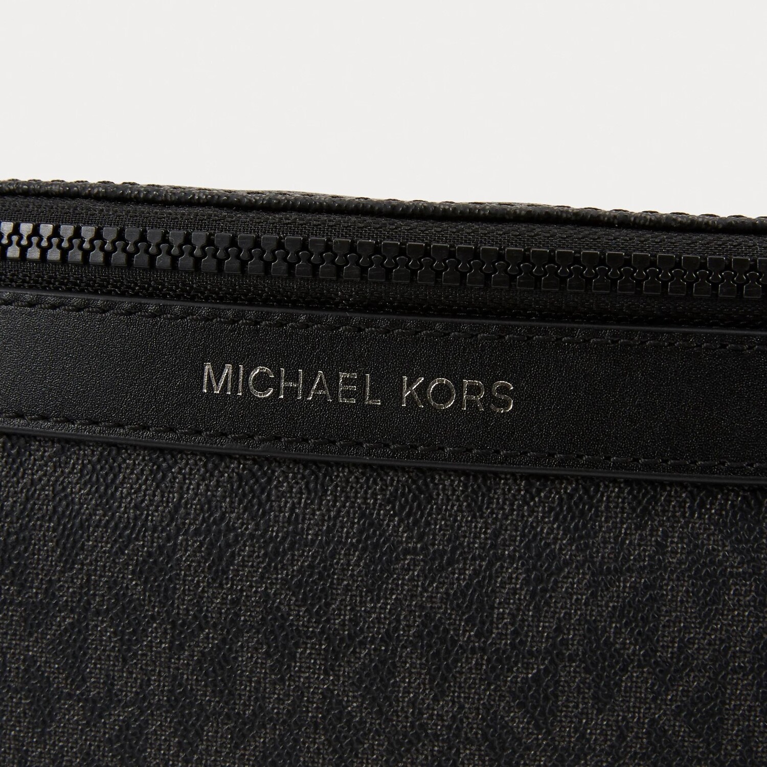 картинка Поясная сумка Michael Kors от магазина Одежда+
