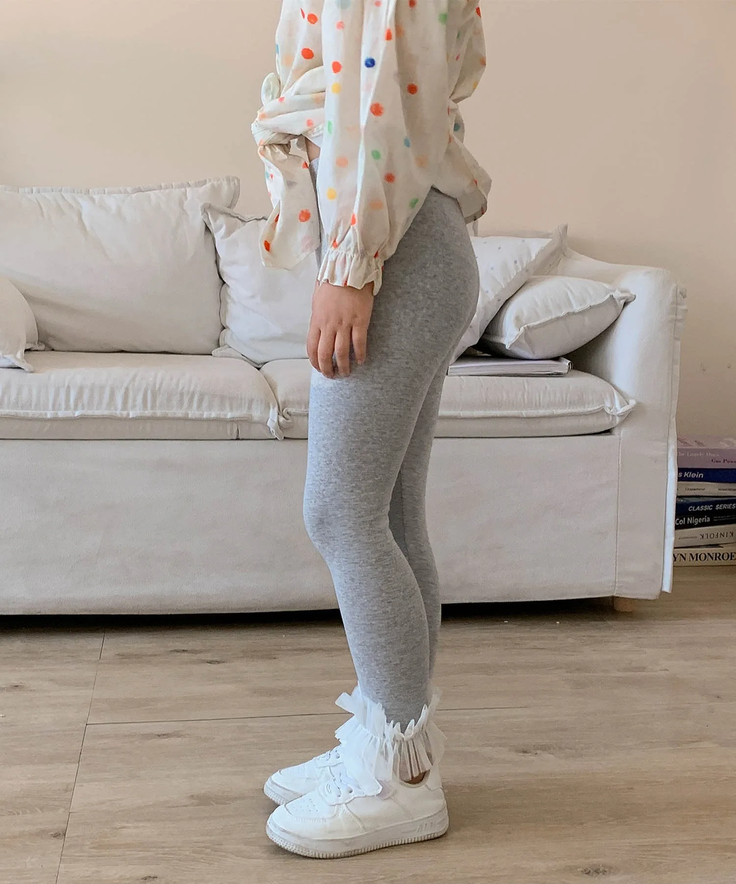картинка Узкие леггинсы с тюлевой оборкой Aimoha Kids, gray от магазина Одежда+