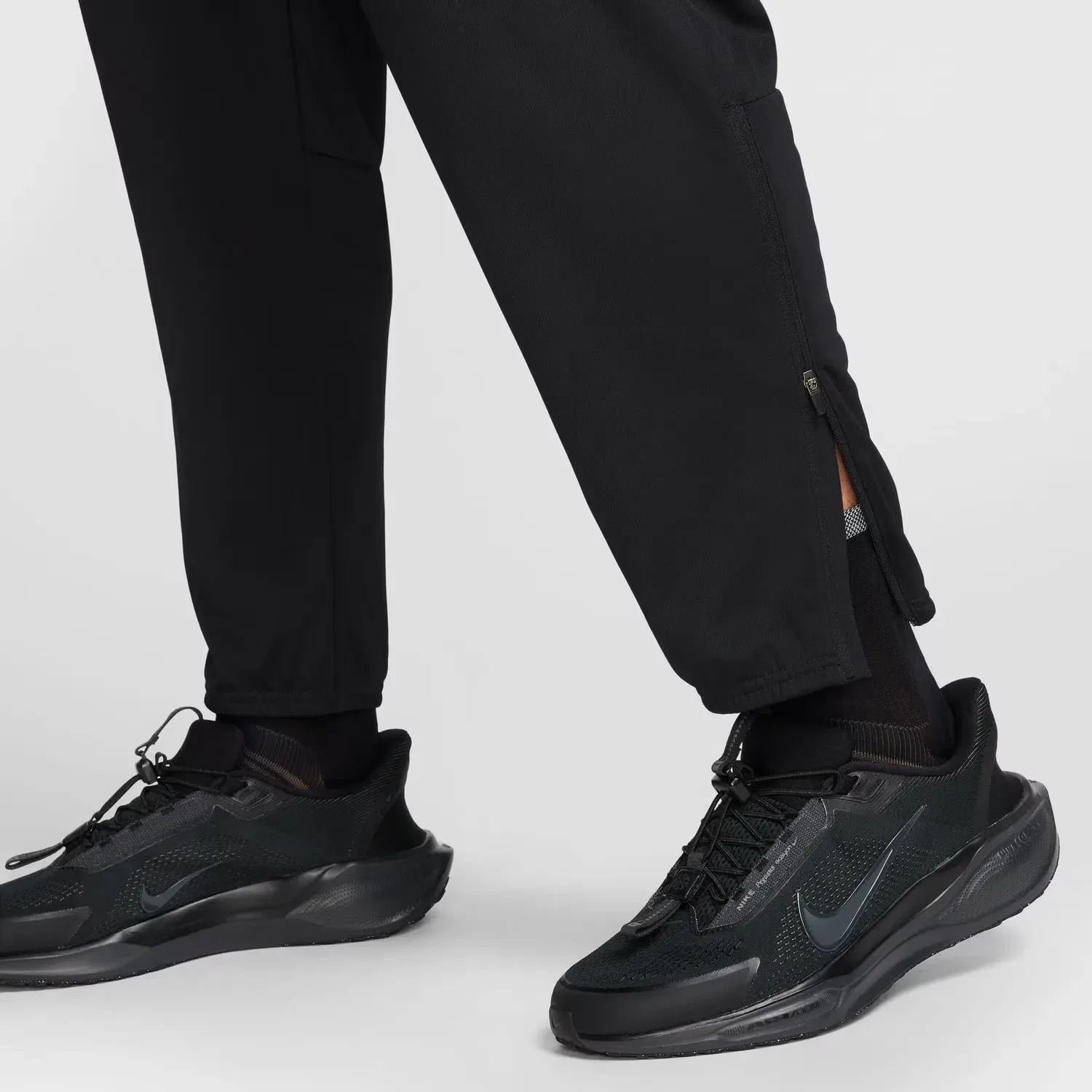 картинка Мужские спортивные штаны Challenger Nike, Negro от магазина Одежда+