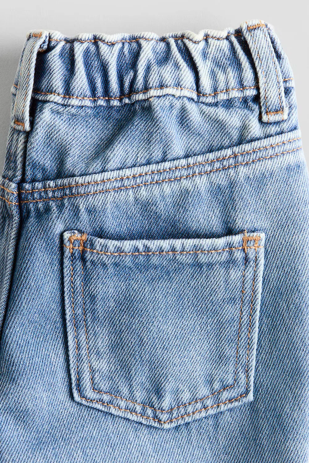 картинка Джинсы с вышивкой H&M, Helles Denimblau/Blumen от магазина Одежда+
