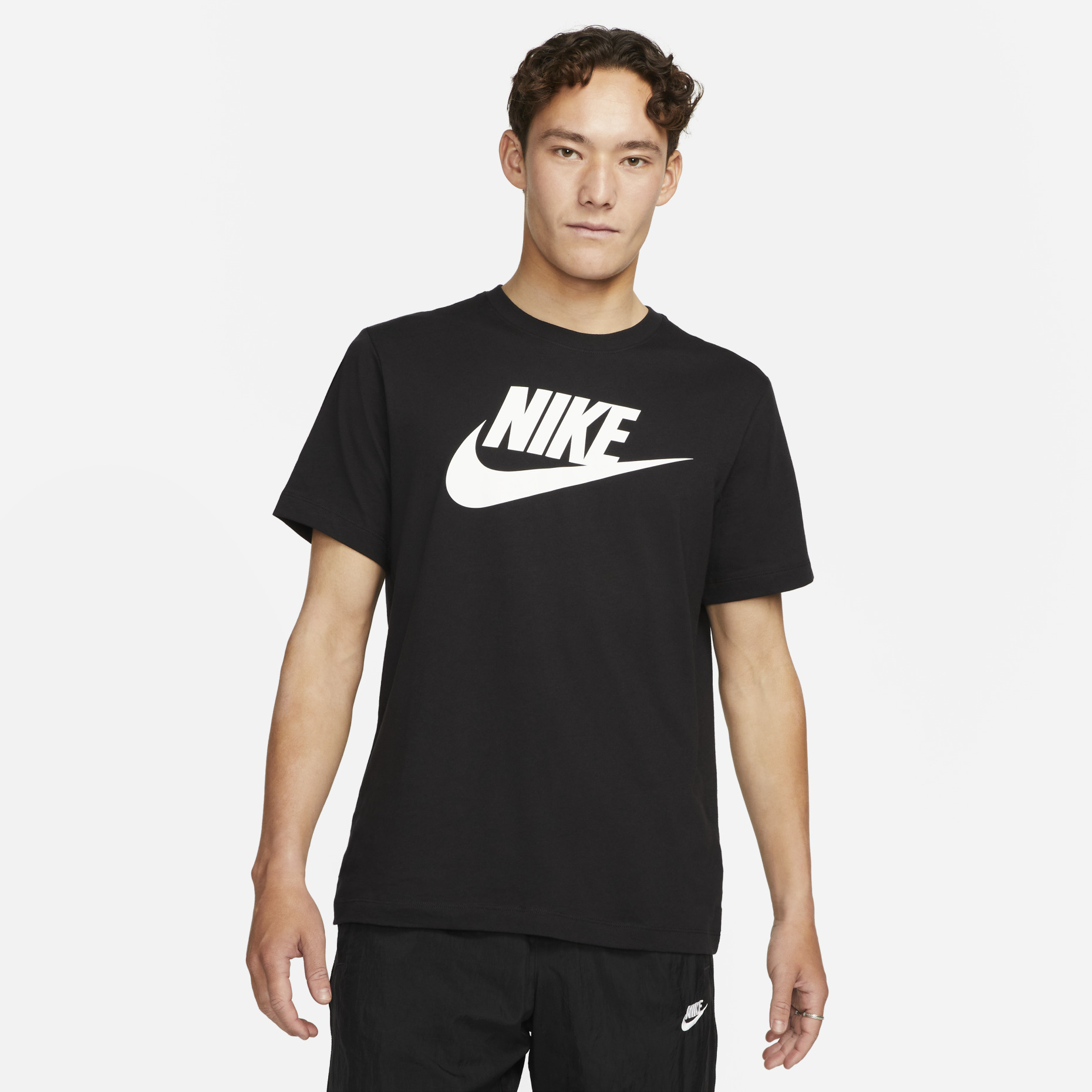 картинка Футболка Nike Sportswear Icon Futura, черный от магазина Одежда+