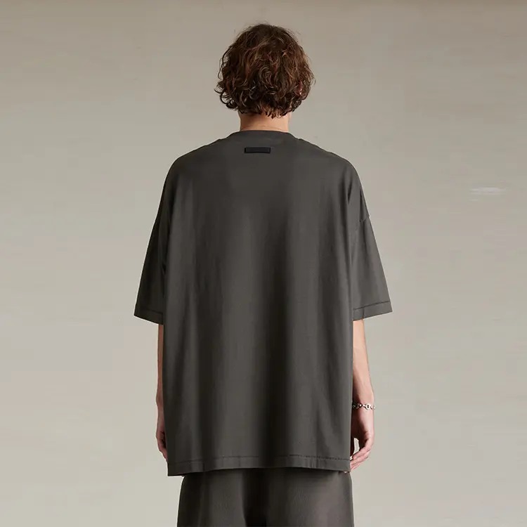 картинка Футболка Fear of God Essentials, черный от магазина Одежда+