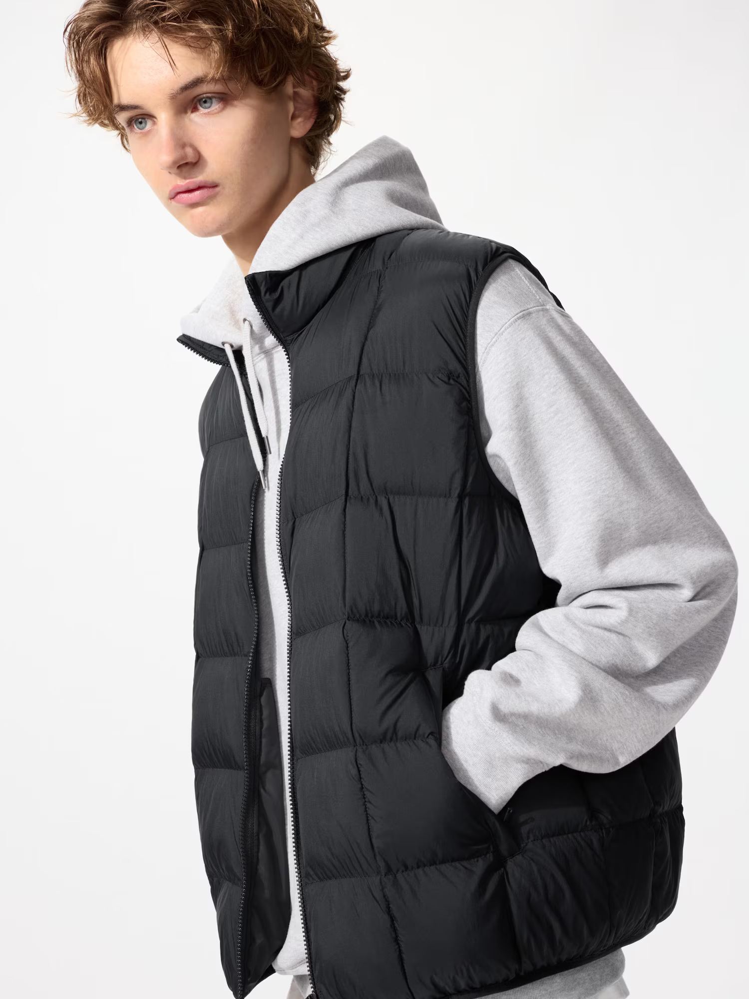 картинка Жилет Uniqlo Pufftech, 09 черный от магазина Одежда+