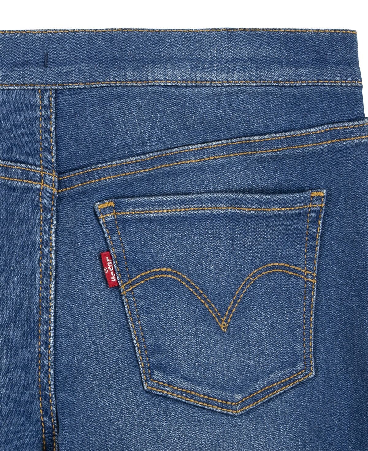 картинка Большие девушки надевают джеггинсы Levi's от магазина Одежда+