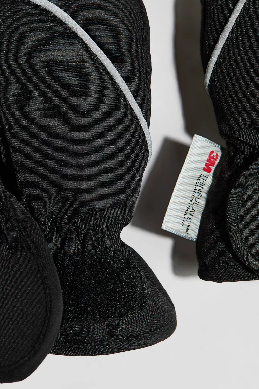 картинка Водоотталкивающие варежки H&M, Schwarz от магазина Одежда+