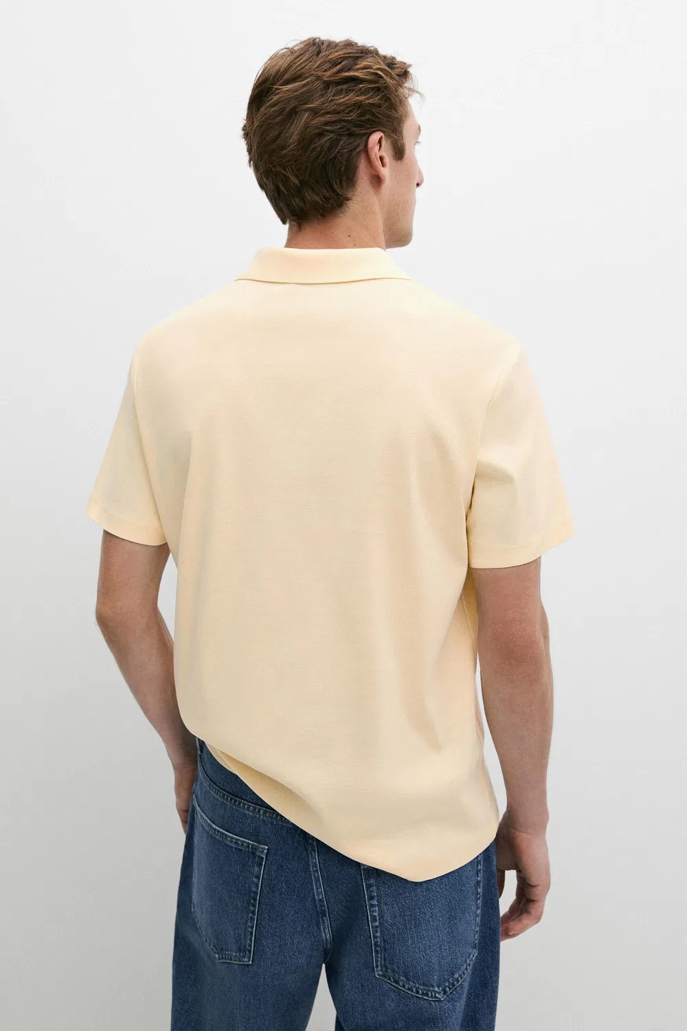 картинка Поло Massimo Dutti Short Sleeve V-neck Shirt, желтый от магазина Одежда+