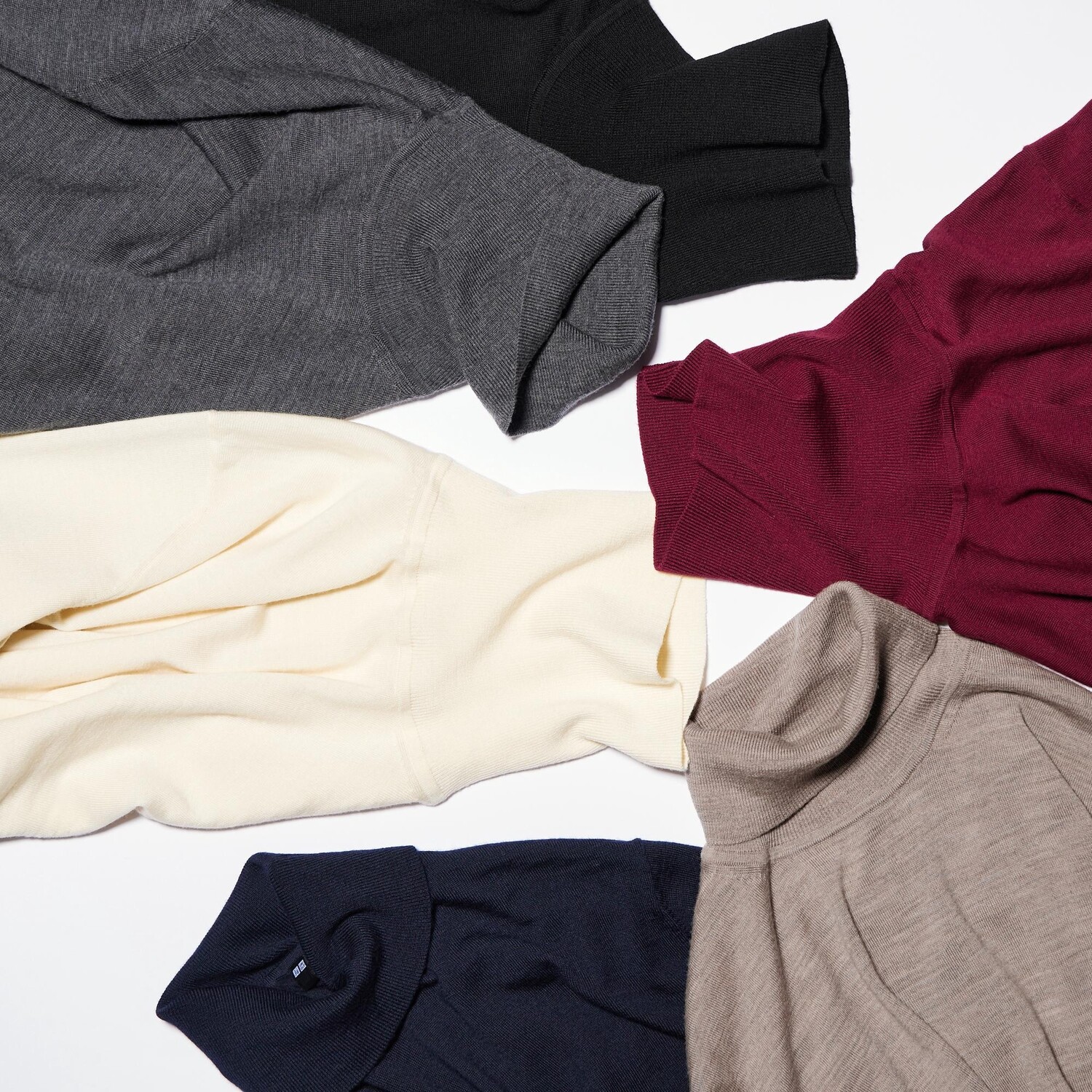 картинка Водолазка Uniqlo 100% Merino Turtleneck, 09 черный от магазина Одежда+