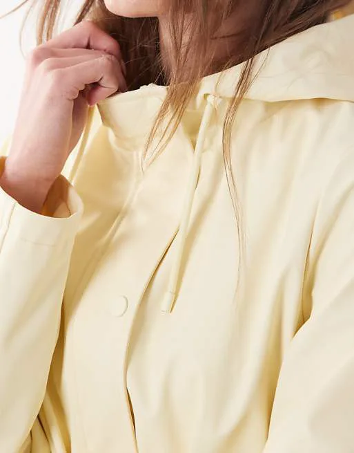 картинка Желтый дождевик New Look от магазина Одежда+