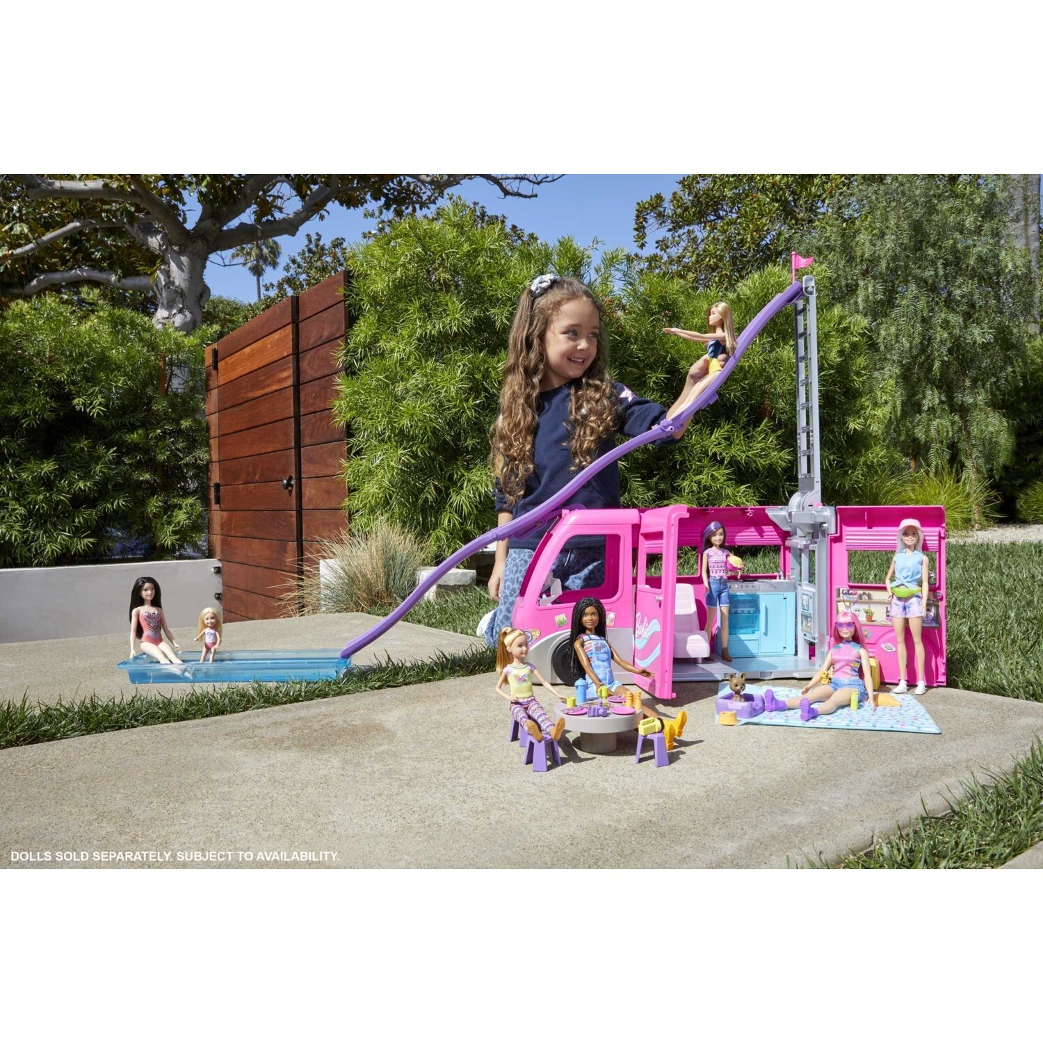 картинка Трейлер Barbie с горкой и бассейном Hcd46 от магазина Одежда+