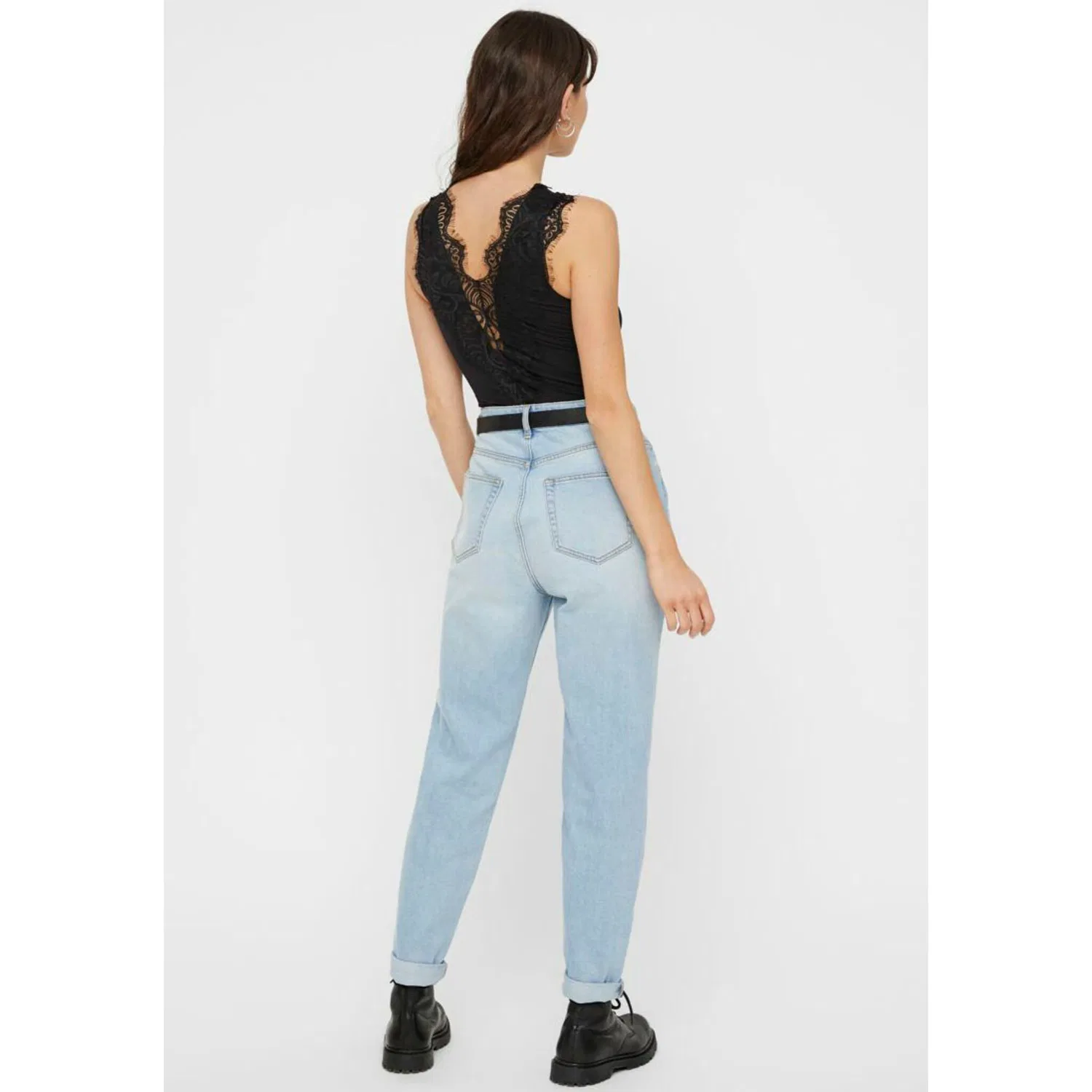 картинка Женское боди с V-образным вырезом и кружевом pieces, Black от магазина Одежда+