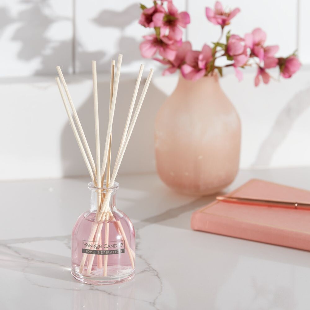 картинка Ароматические палочки Yankee Candle Sugared Blossom, 1 шт от магазина Одежда+