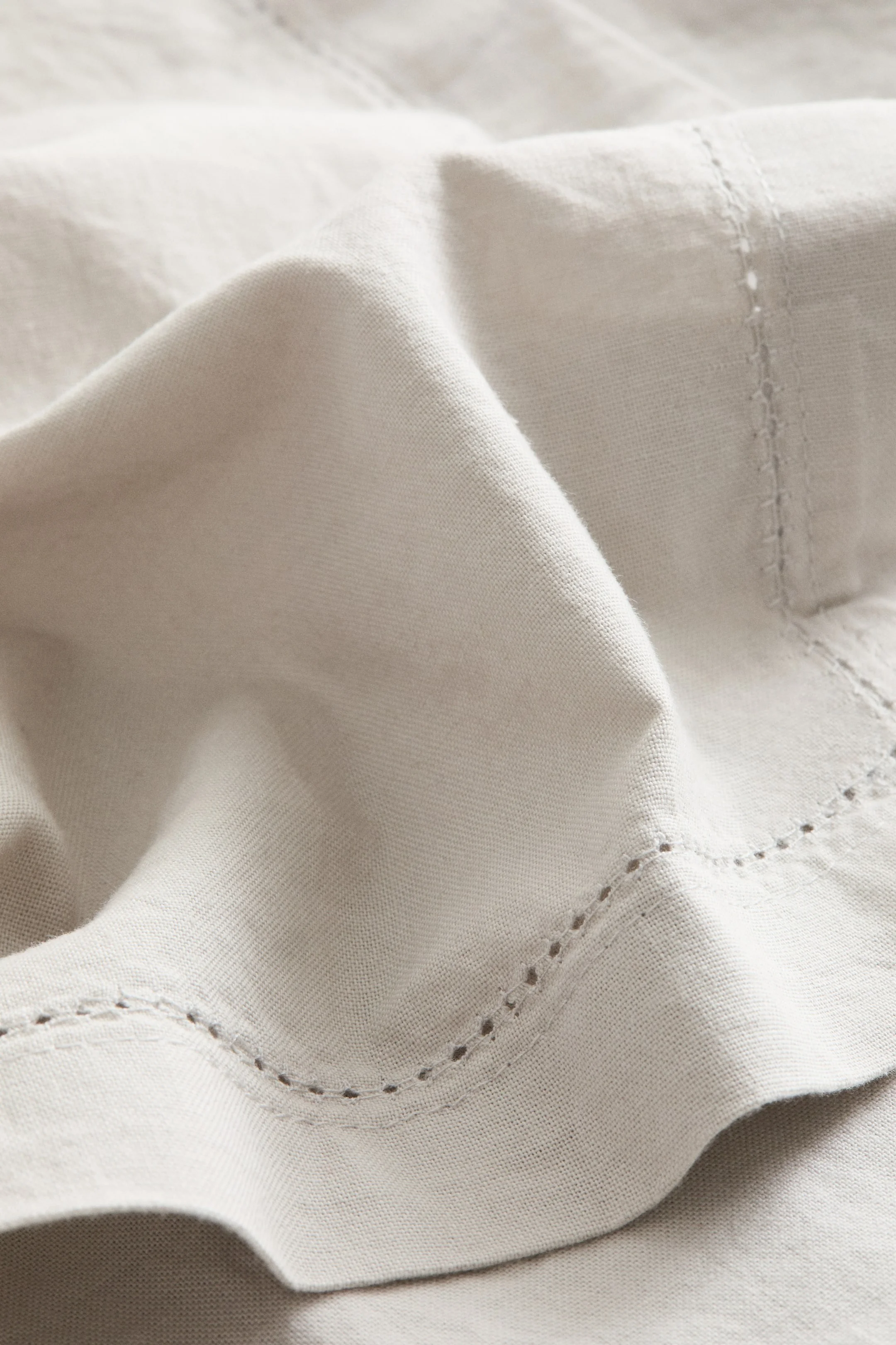картинка Скатерть H&M Cotton, 150x350 см, светло-бежевый от магазина Одежда+