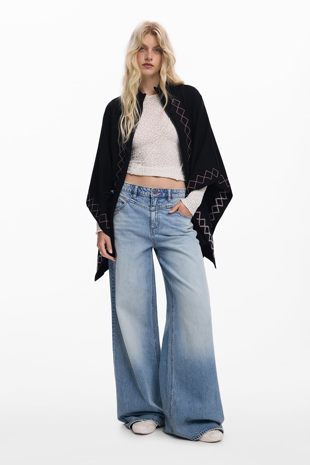 картинка Пончо «Зигзаг» Desigual, Gray/Black/2000 от магазина Одежда+