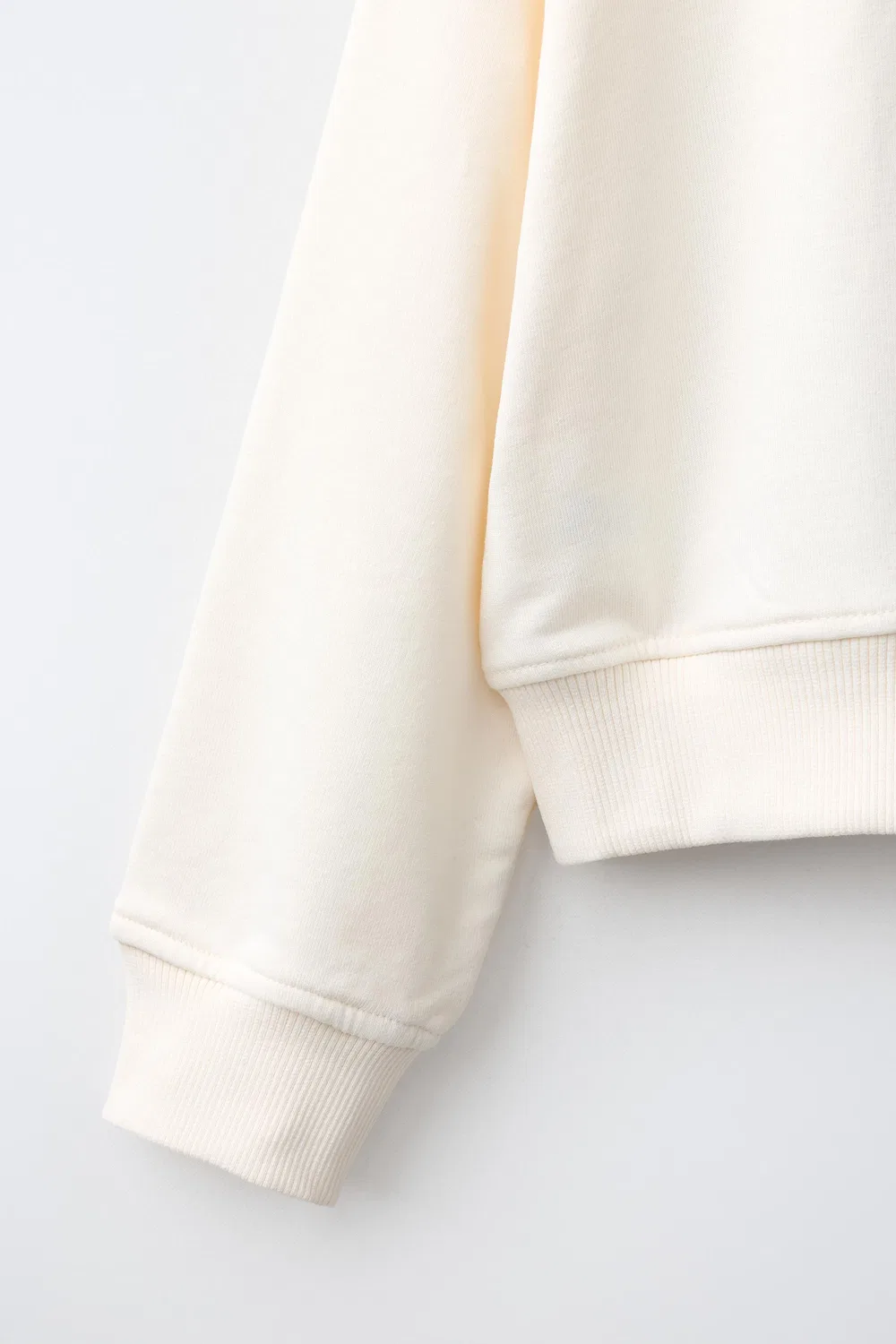 картинка Худи со звездной нашивкой ZARA, Sand от магазина Одежда+