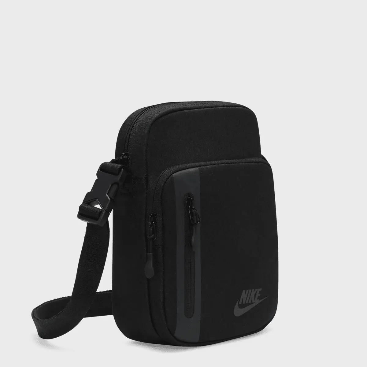 картинка Сумка через плечо Nike Tech, черная от магазина Одежда+
