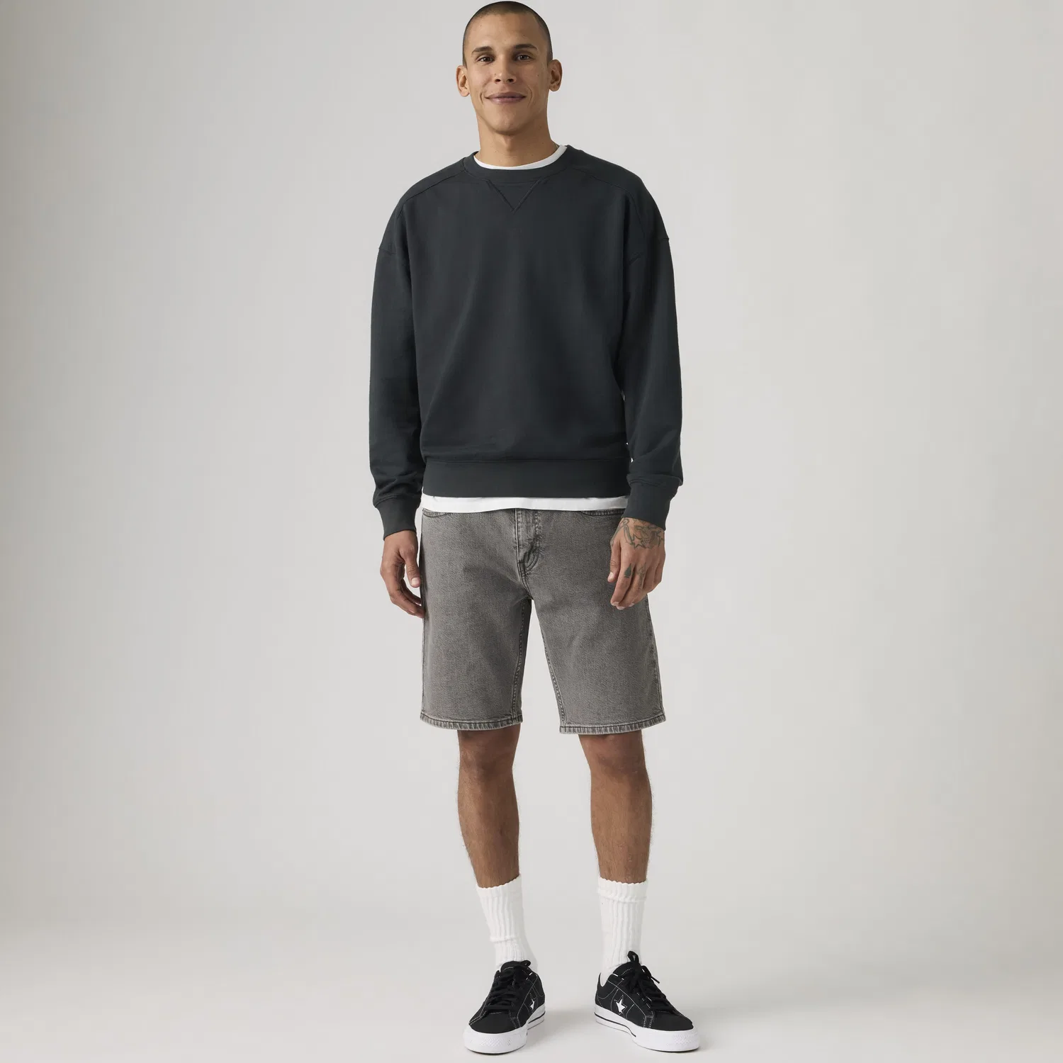 картинка Мужские шорты Levi's, 405 Standard Fit, серый от магазина Одежда+