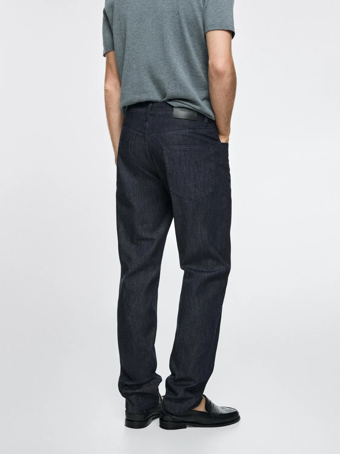 картинка Джинсы Massimo Dutti Lightweight Tapered Fit, темно-синий от магазина Одежда+