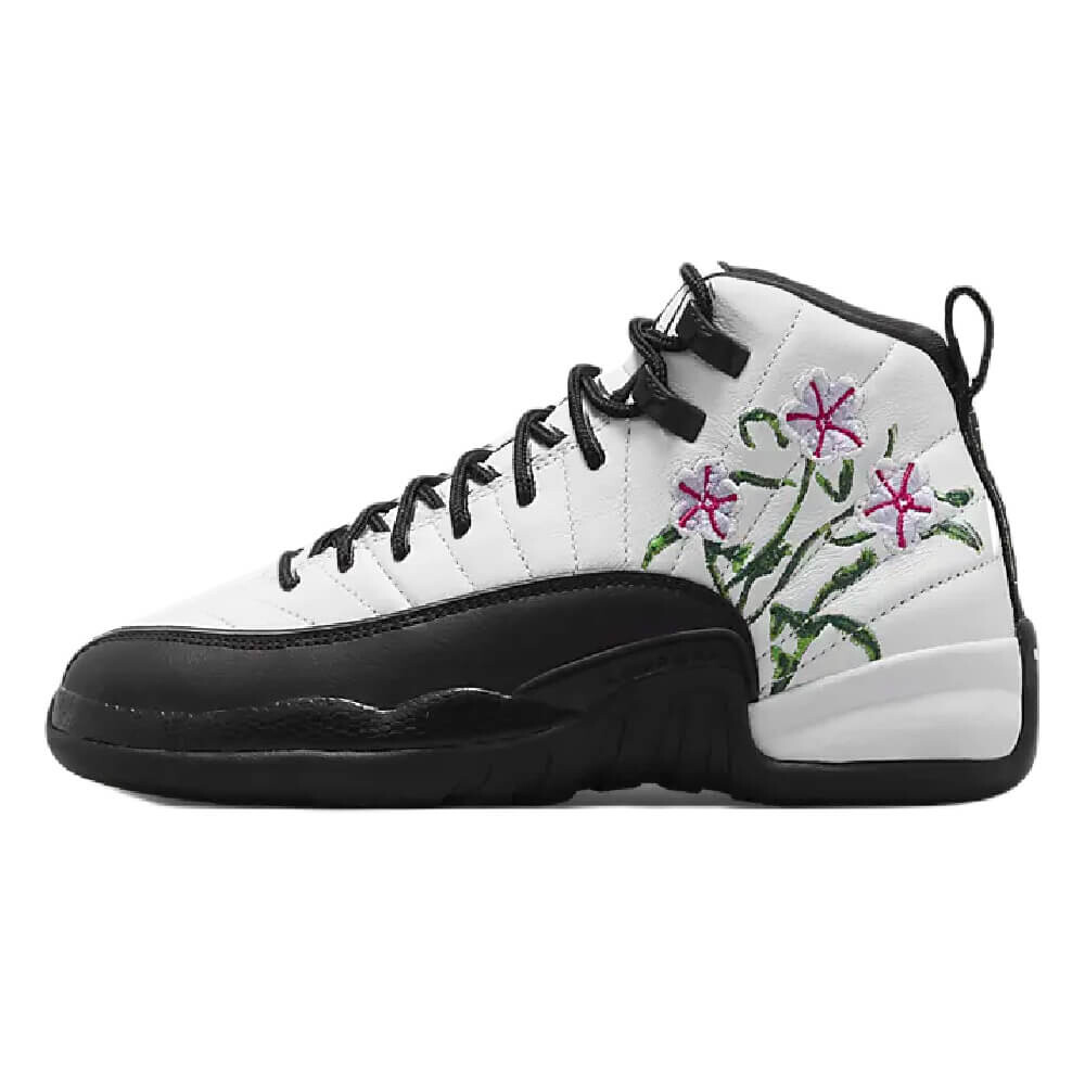 картинка Кроссовки Nike Air Jordan 12 Retro, белый/черный от магазина Одежда+