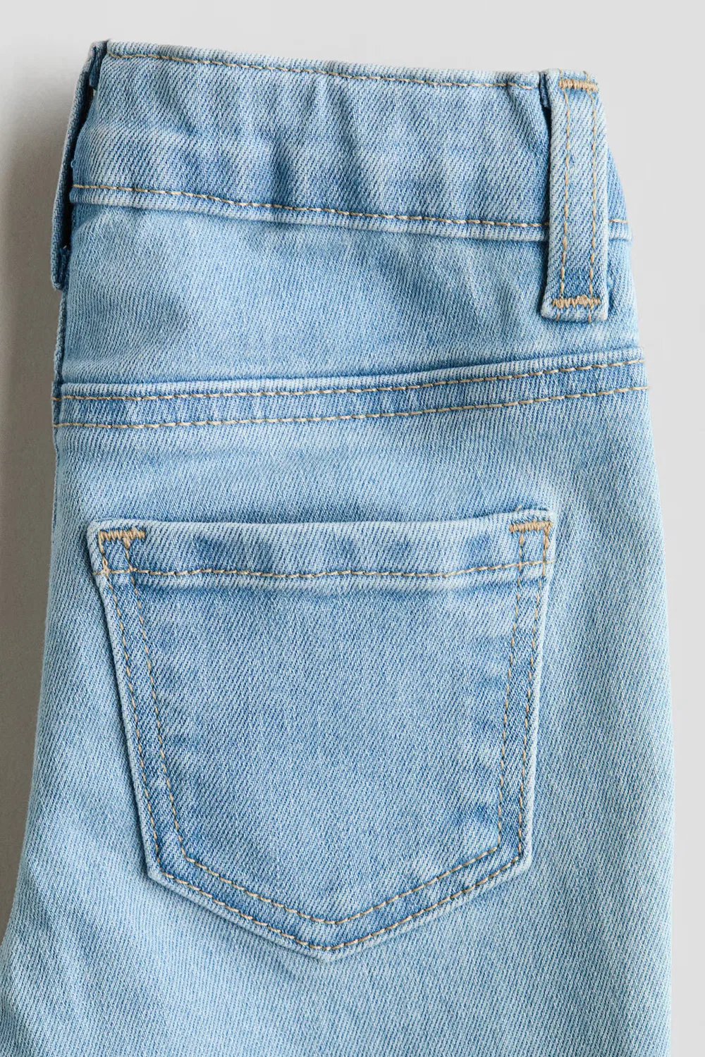 картинка Джинсы из эластичной ткани H&M, Helles Denimblau от магазина Одежда+