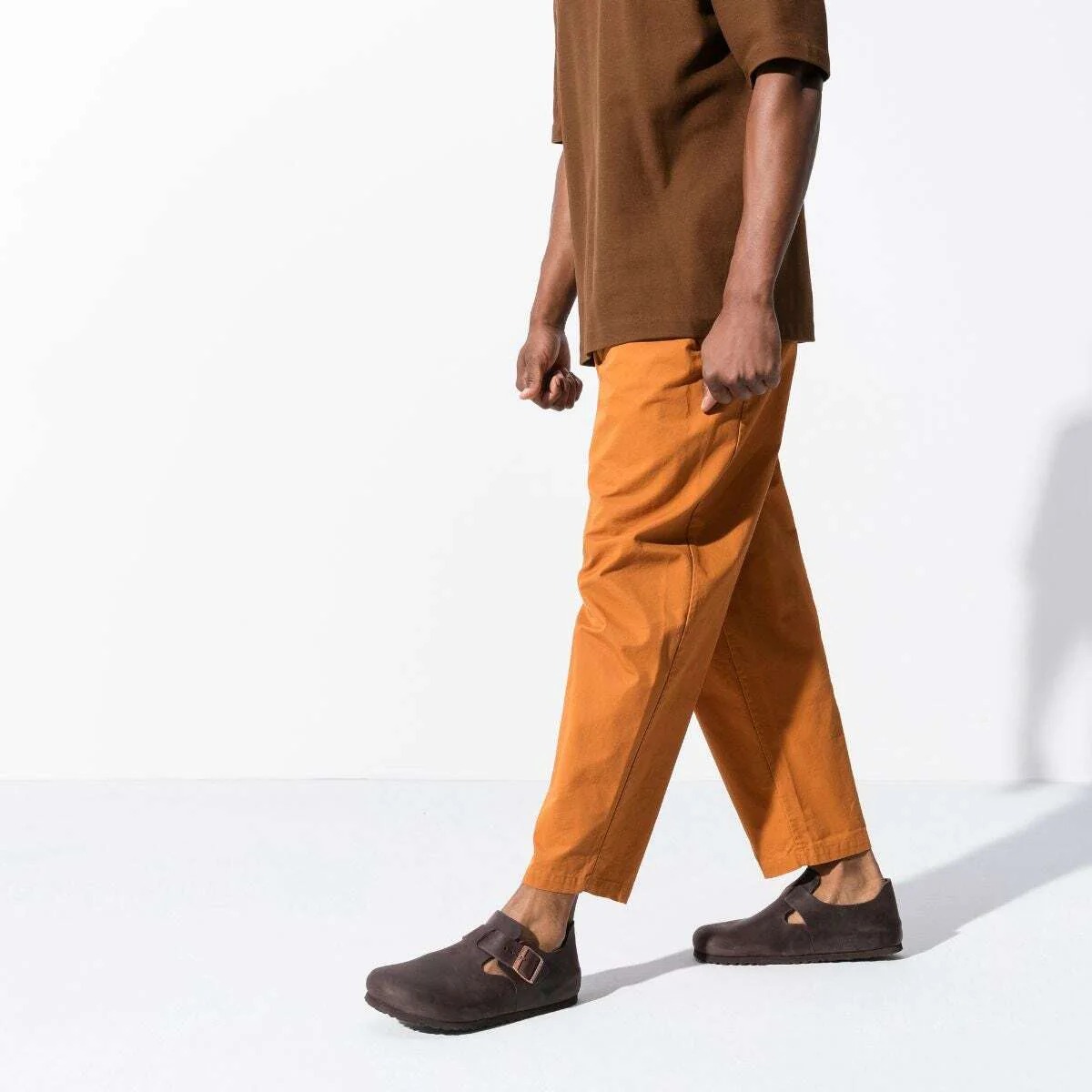 картинка Мюли Birkenstock London Oiled, темно-коричневые от магазина Одежда+