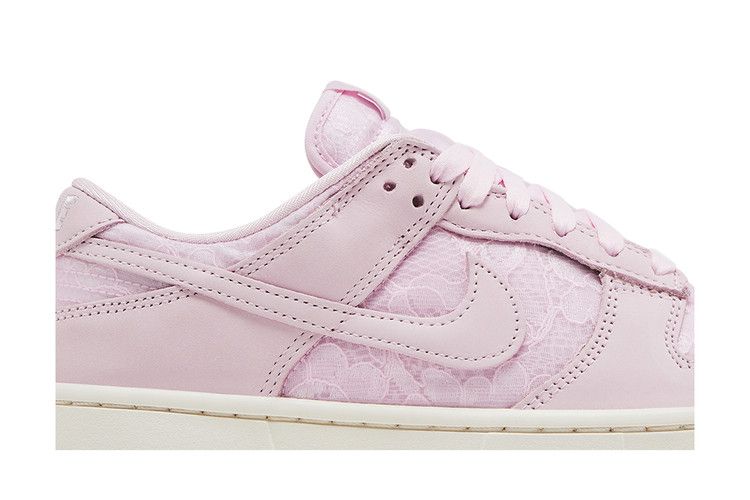 картинка Кроссовки Nike Dunk Low Regal Pink от магазина Одежда+