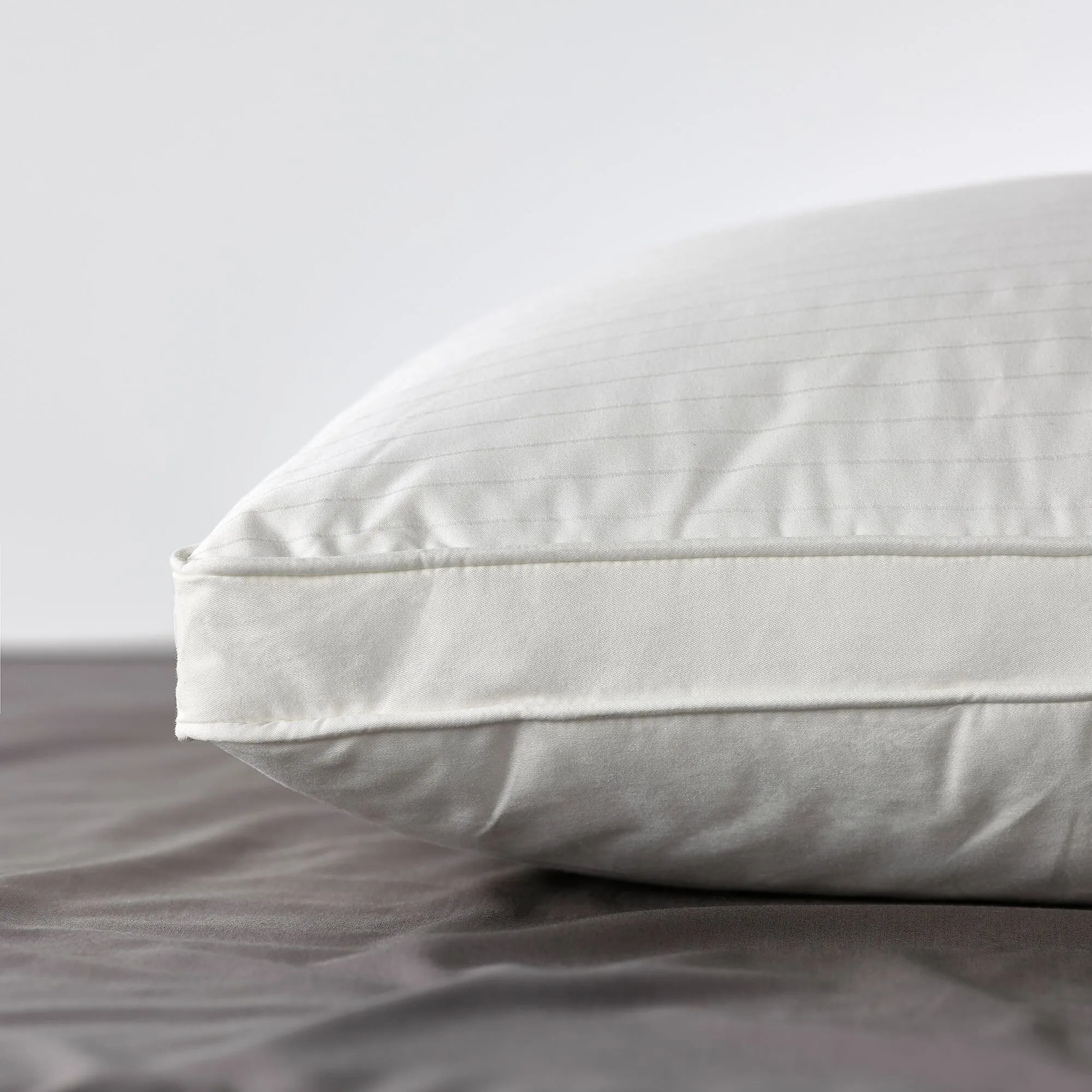 картинка Подушка Ikea Bergven, низкая, 50х60, белая от магазина Одежда+