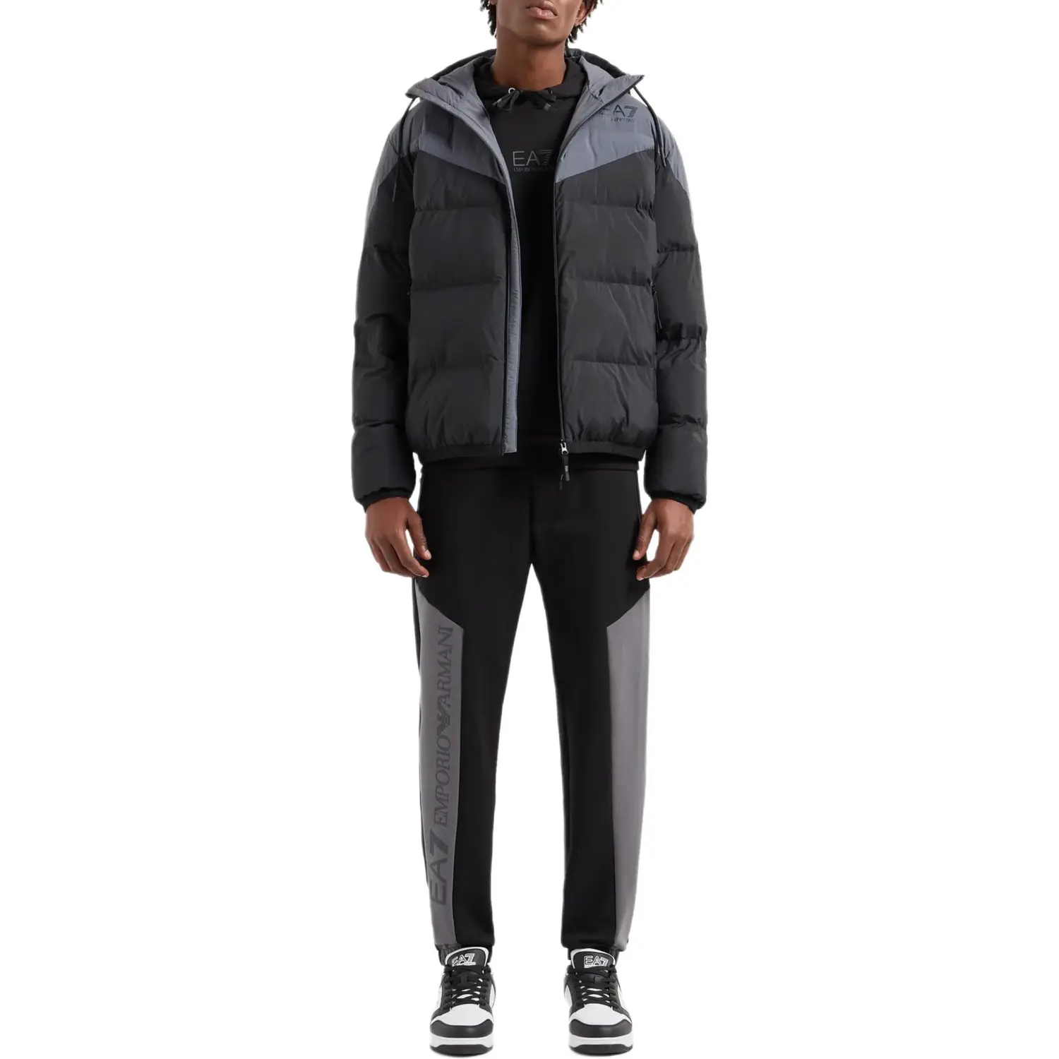 картинка Куртка пуховик EA7 черная мужская EMPORIO ARMANI от магазина Одежда+
