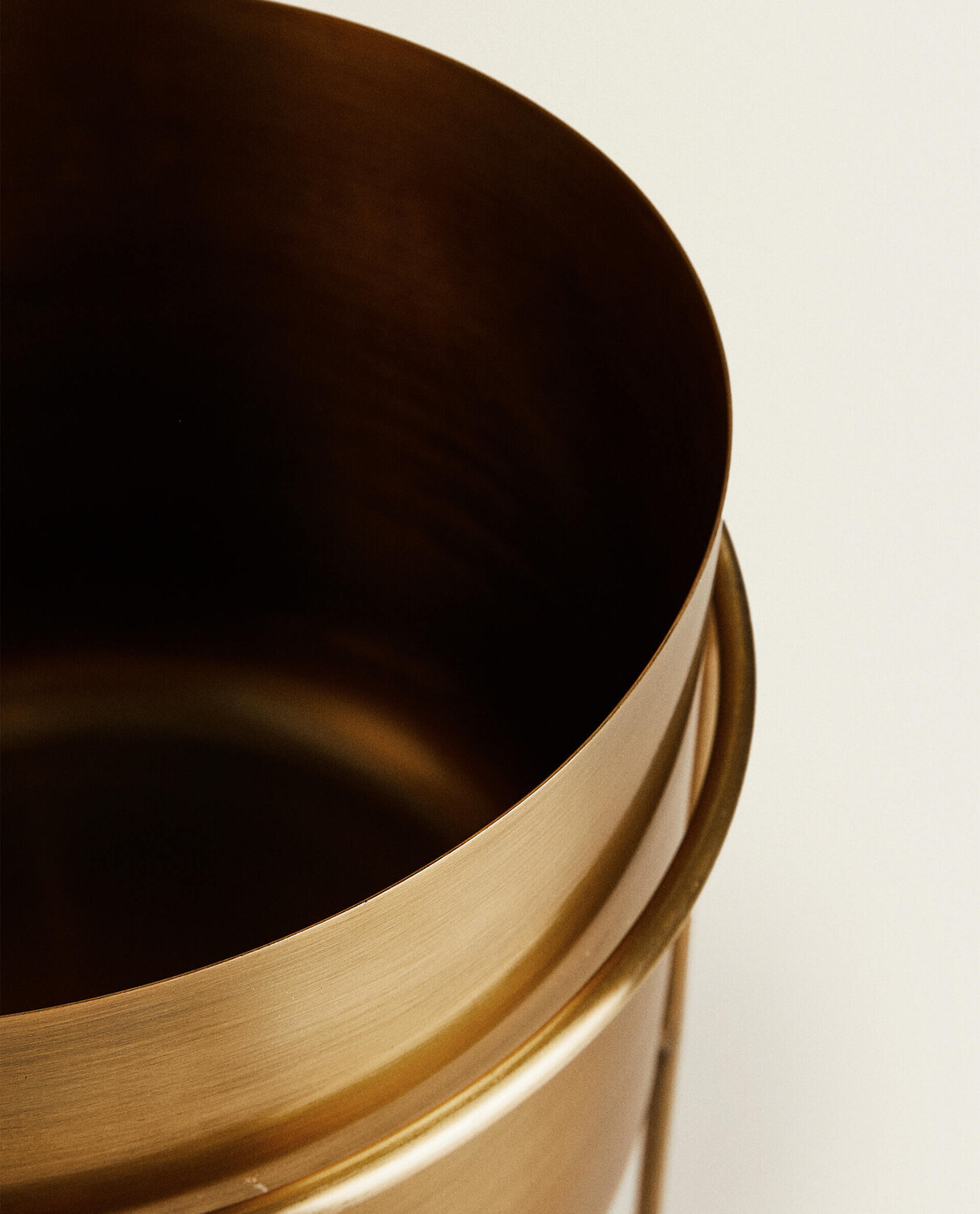 картинка Кашпо Zara Home Gold от магазина Одежда+