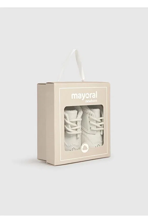 картинка Детские тапочки для мальчиков на шнуровке Mayoral, Beige от магазина Одежда+