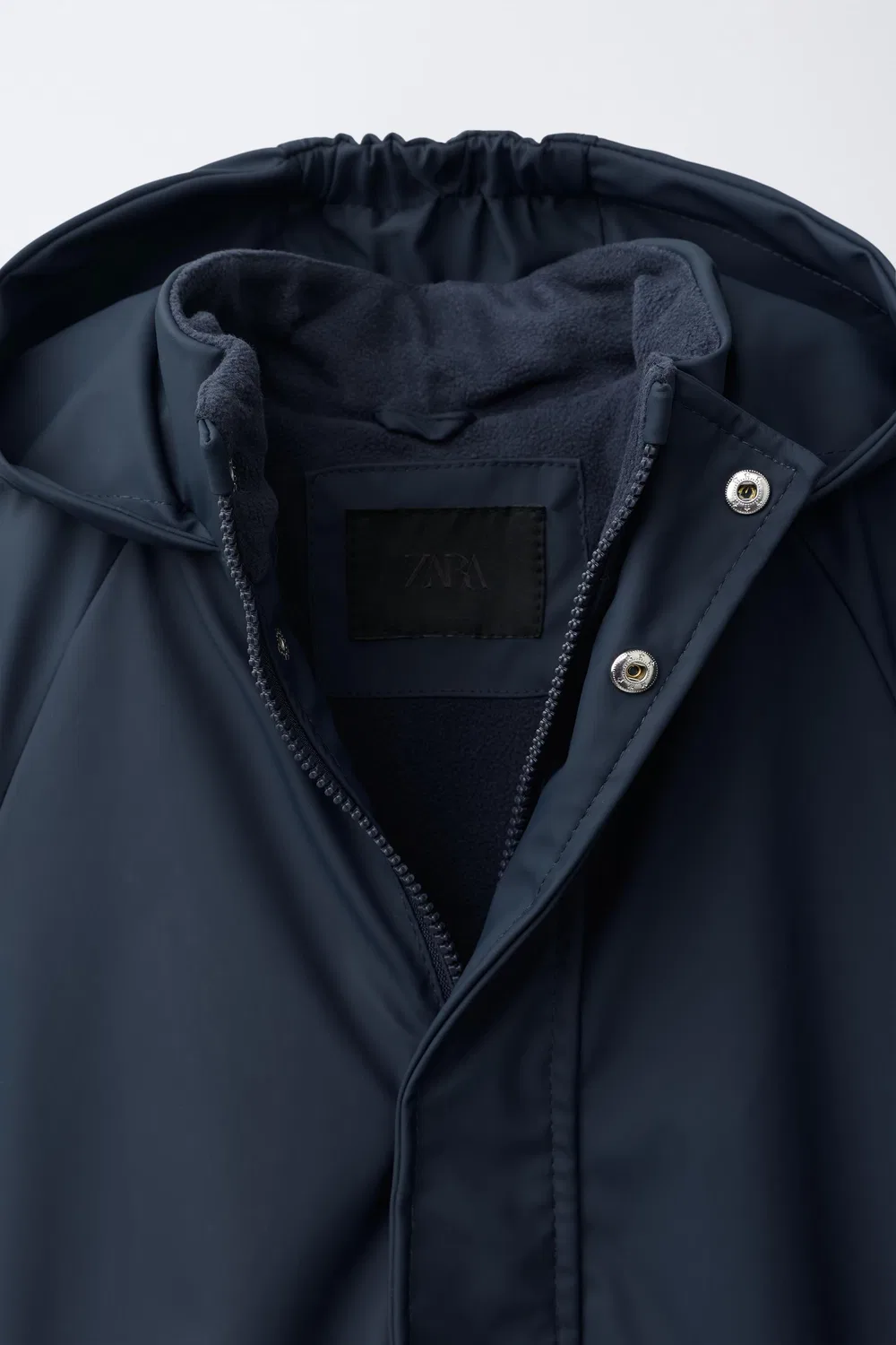 картинка Водоотталкивающий прорезиненный дождевик ZARA, Navy blue от магазина Одежда+