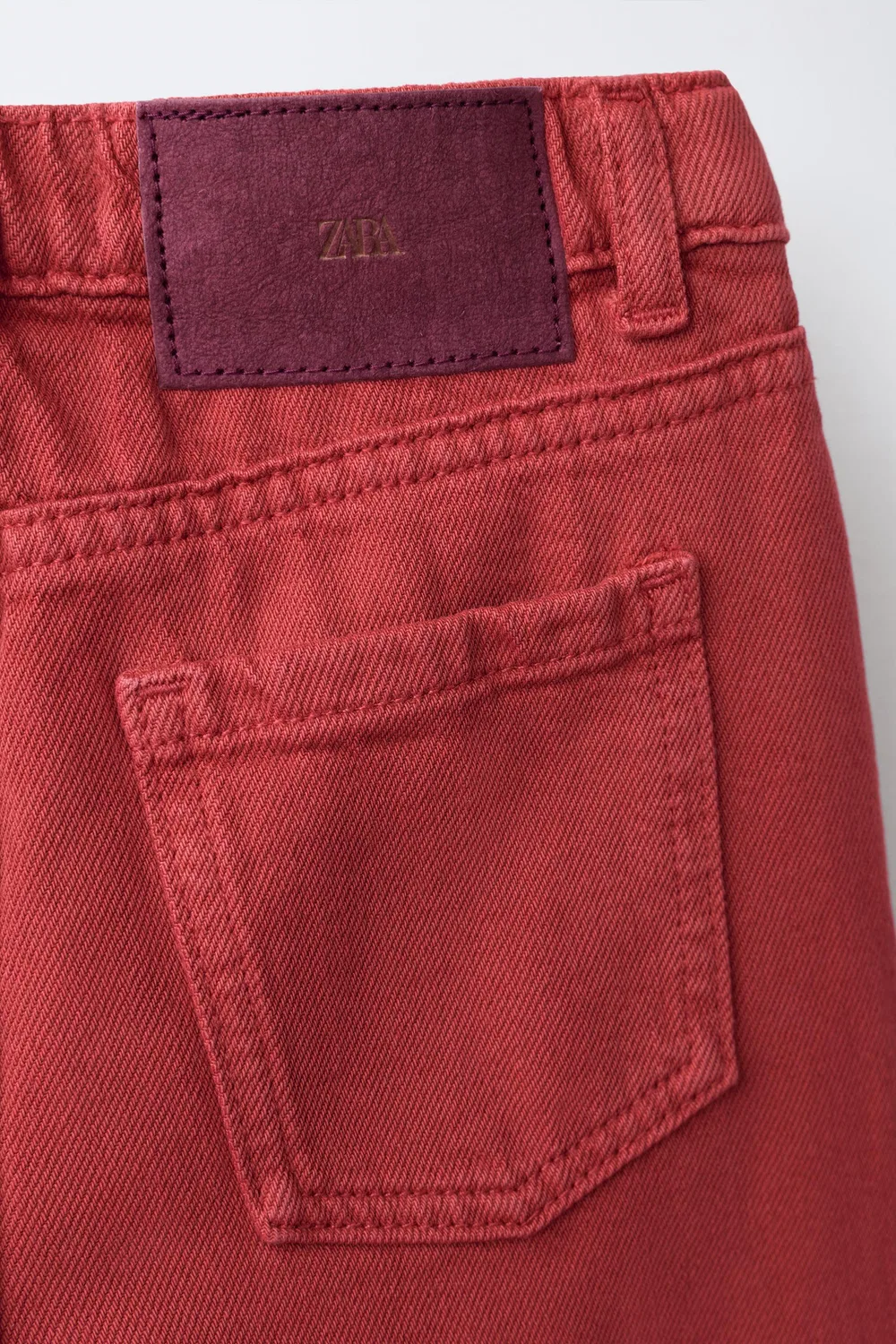 картинка Прямые джинсы ZARA, Red от магазина Одежда+