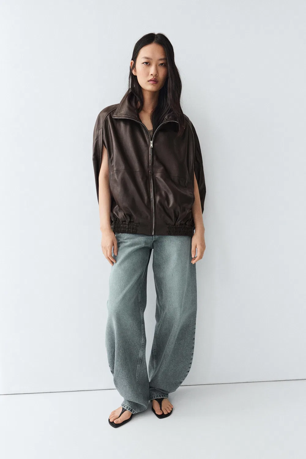 картинка Жилет-бомбер Massimo Dutti Nappa Leather, коричневый от магазина Одежда+