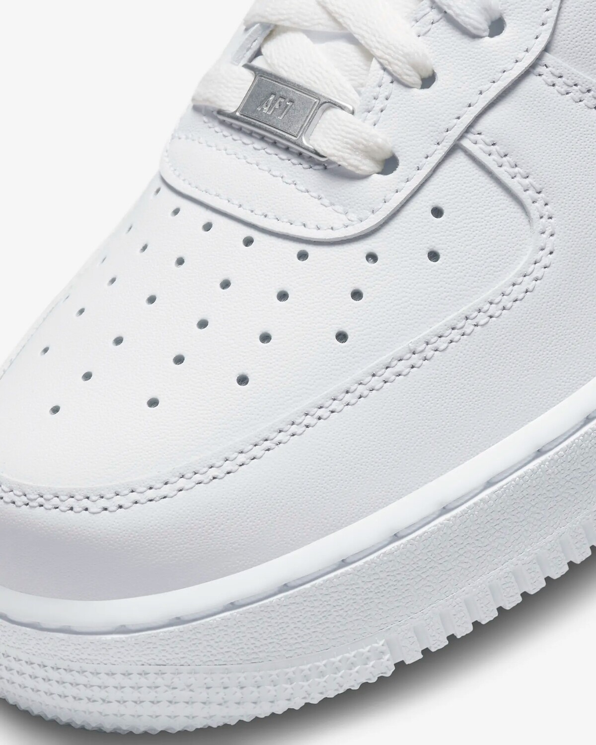 картинка Мужские кроссовки Nike Air Force 1 '07 от магазина Одежда+