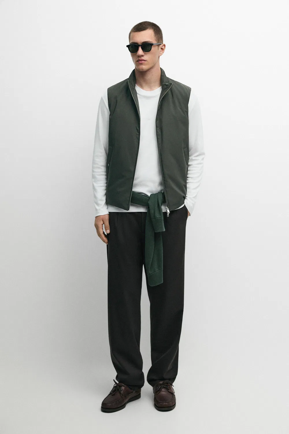 картинка Жилет Massimo Dutti Ultra-lightweight Water-repellent Down, темный меланж от магазина Одежда+