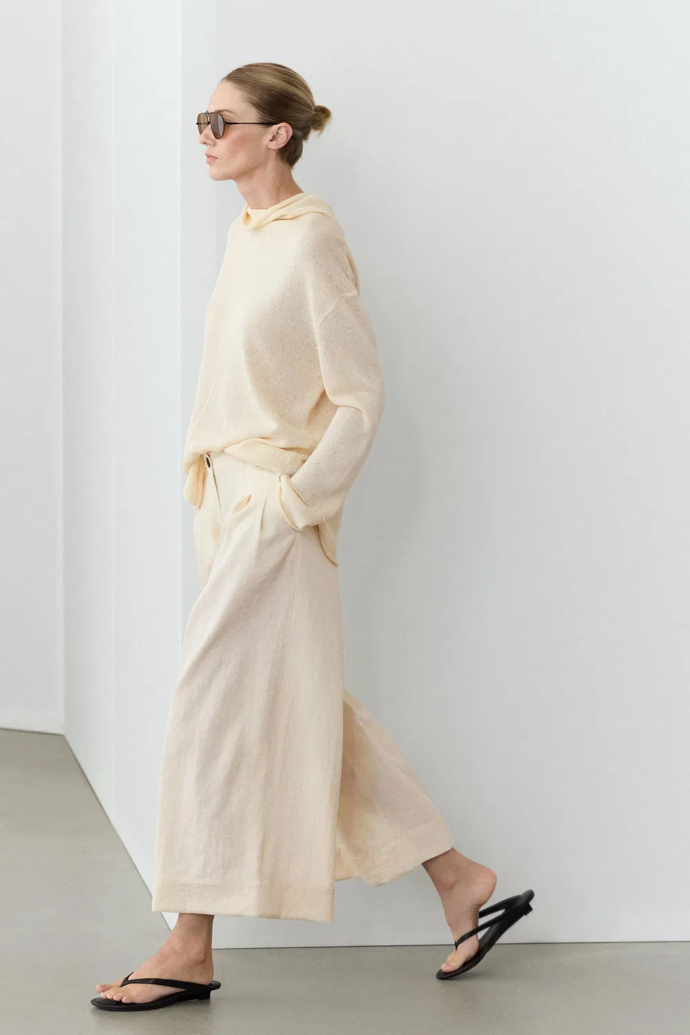 картинка Брюки Massimo Dutti, укороченные, широкие штанины, кремовый от магазина Одежда+