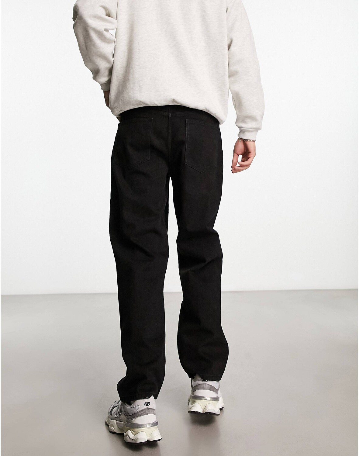 картинка Черные мешковатые джинсы ASOS DESIGN от магазина Одежда+