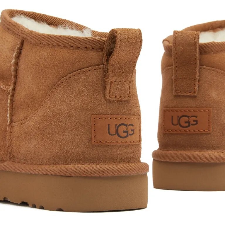 картинка Женские ботинки UGG Classic Ultra Mini, каштановые от магазина Одежда+