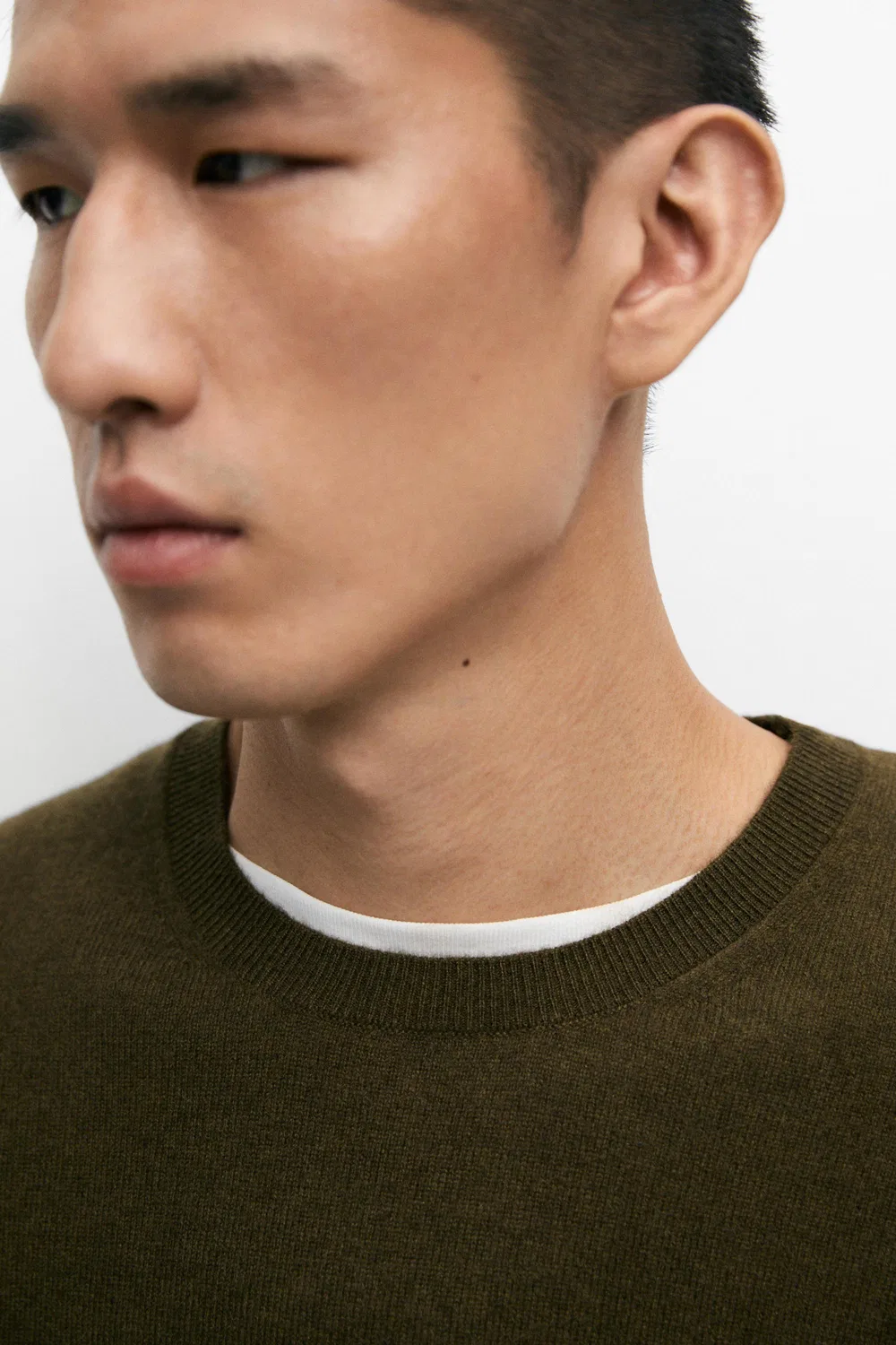 картинка Свитер Massimo Dutti 100% Cashmere Round Neck Knit, хаки от магазина Одежда+