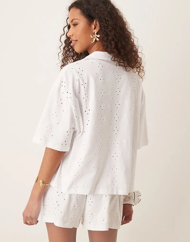 картинка Рубашка для отдыха ASOS DESIGN в стиле бродери белого цвета от магазина Одежда+
