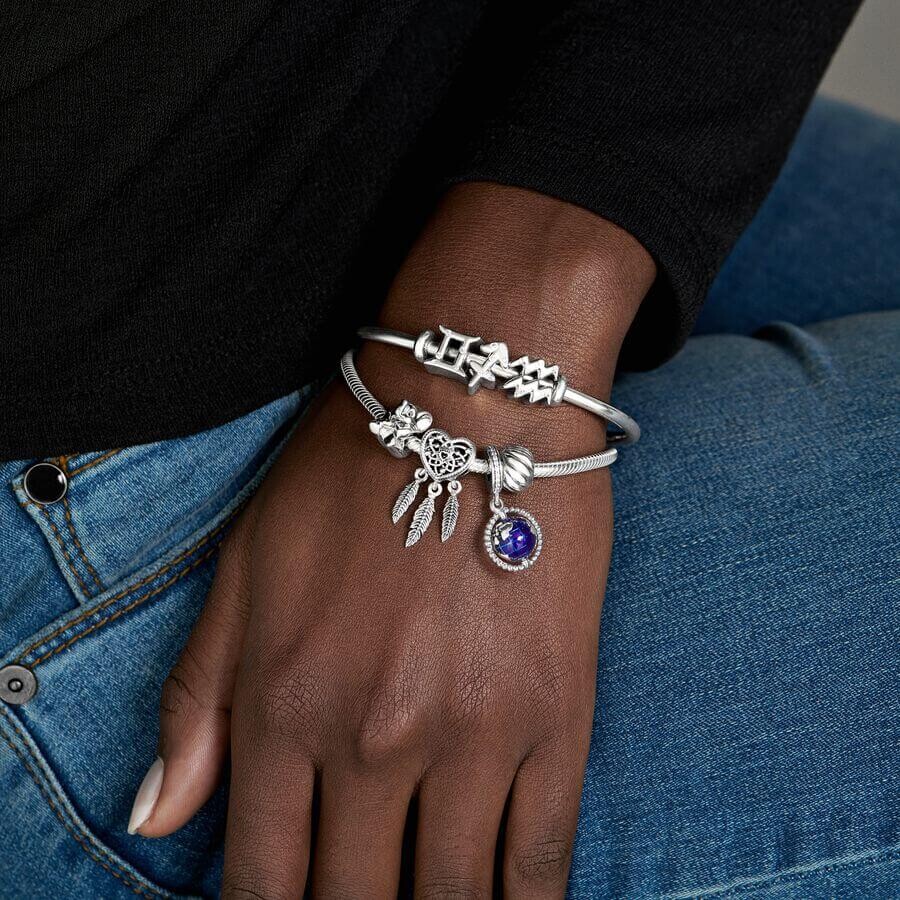 картинка Шарм-клипса Pandora Moments Polished Feathered, серебро от магазина Одежда+